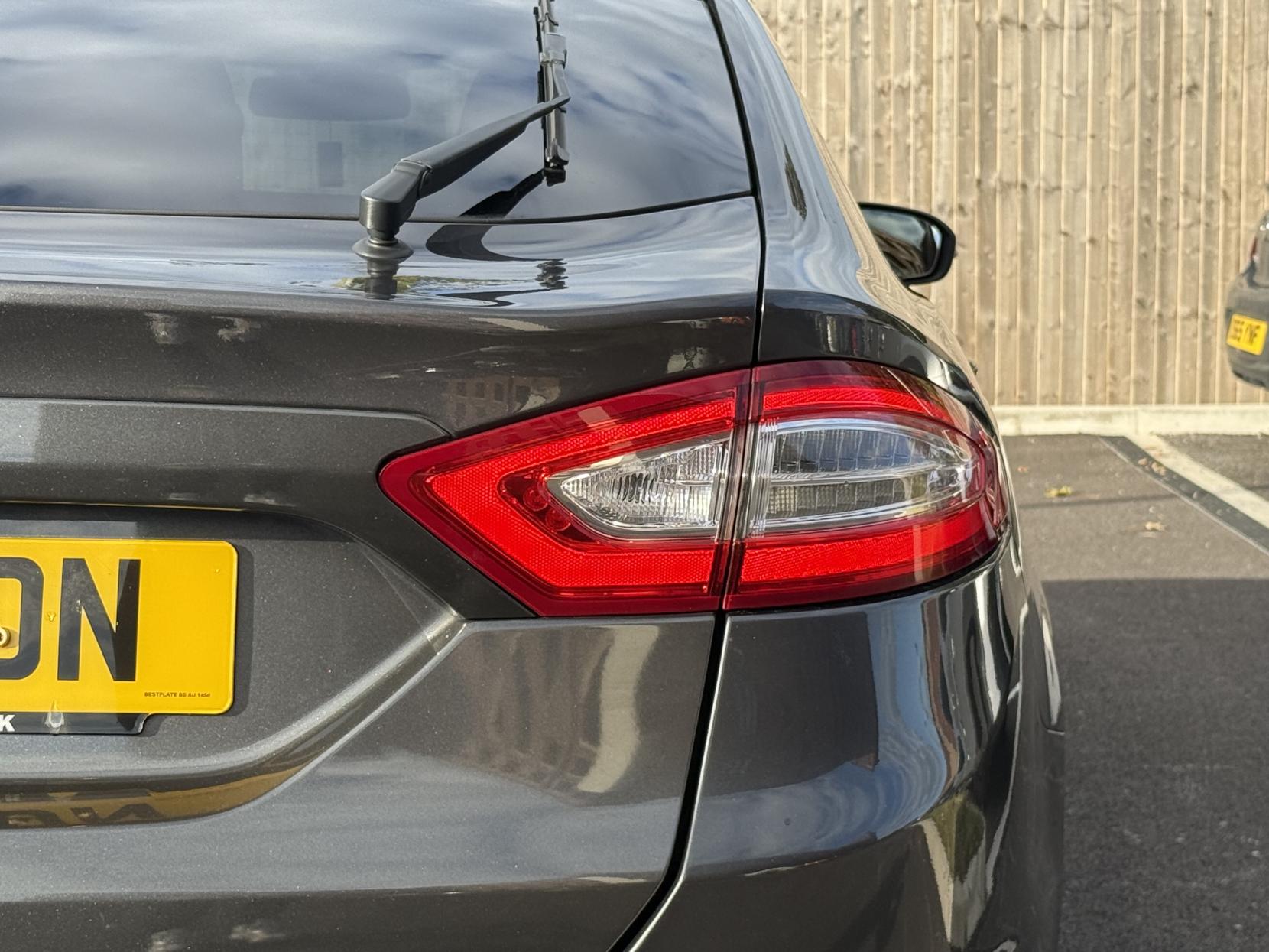 Ford Mondeo 2.0 TDCi Titanium Hatchback 5dr Diesel Manual Euro 6 (s/s) (150 ps)