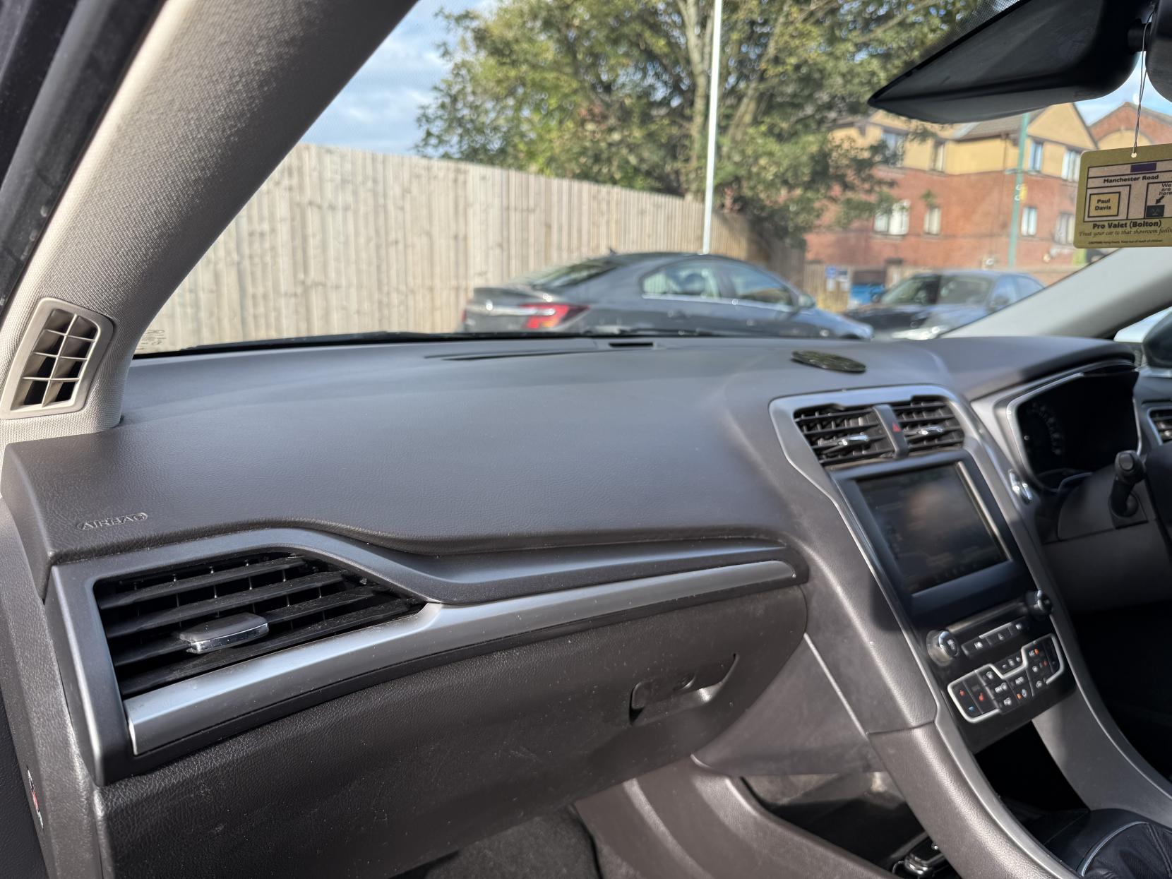 Ford Mondeo 2.0 TDCi Titanium Hatchback 5dr Diesel Manual Euro 6 (s/s) (150 ps)