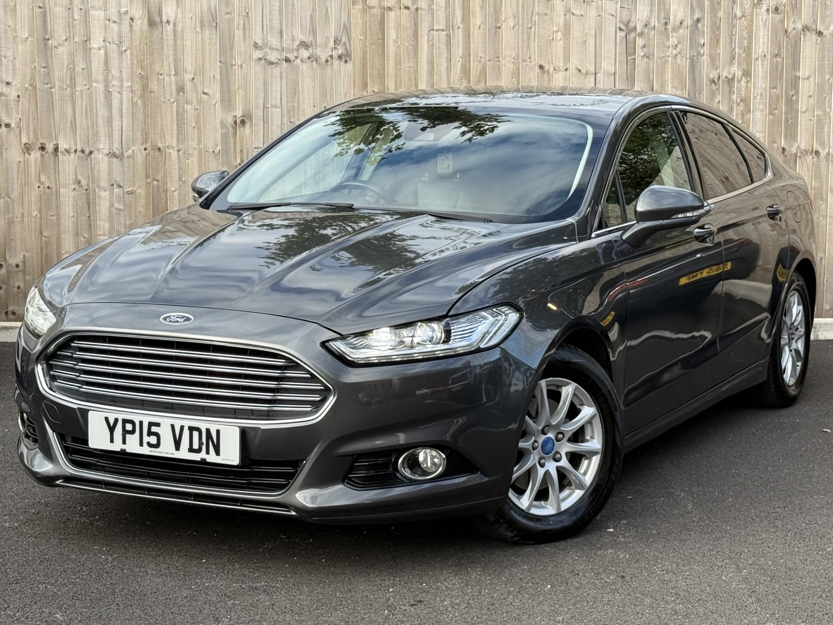 Ford Mondeo 2.0 TDCi Titanium Hatchback 5dr Diesel Manual Euro 6 (s/s) (150 ps)