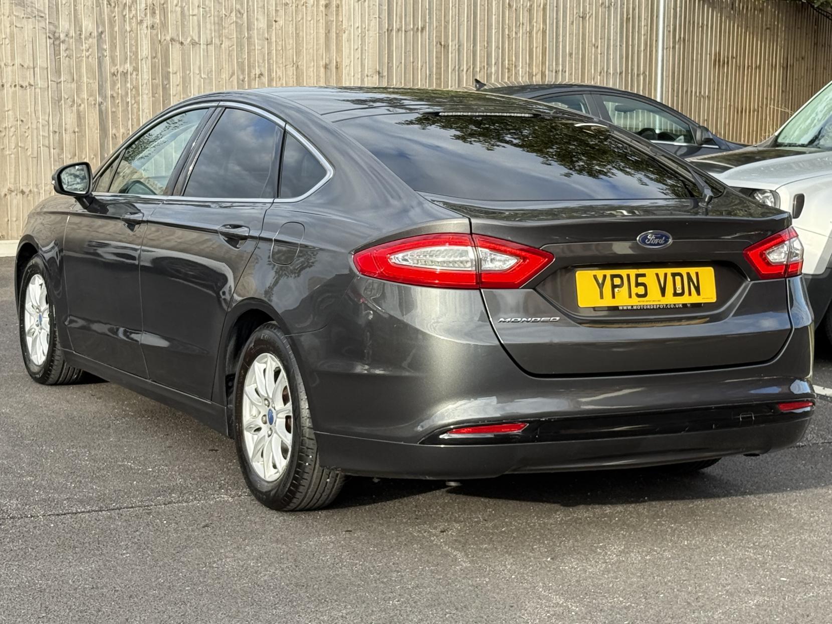 Ford Mondeo 2.0 TDCi Titanium Hatchback 5dr Diesel Manual Euro 6 (s/s) (150 ps)