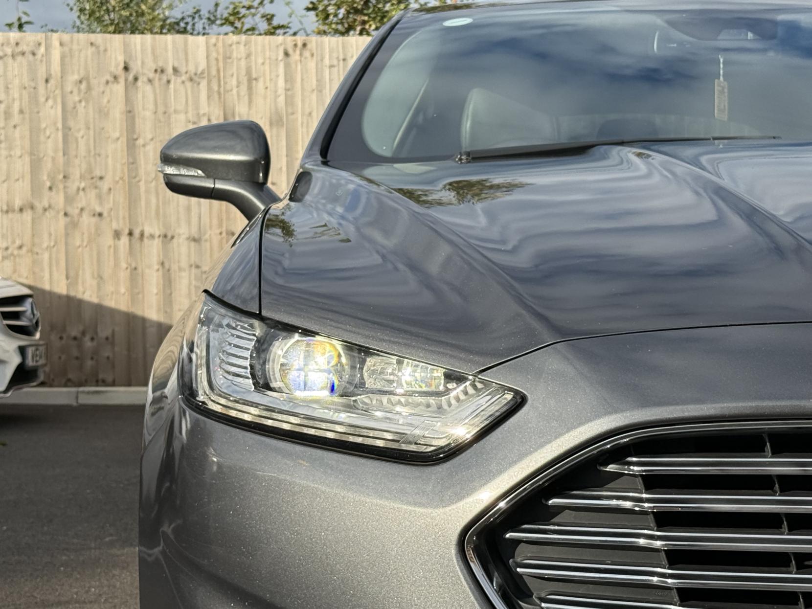 Ford Mondeo 2.0 TDCi Titanium Hatchback 5dr Diesel Manual Euro 6 (s/s) (150 ps)
