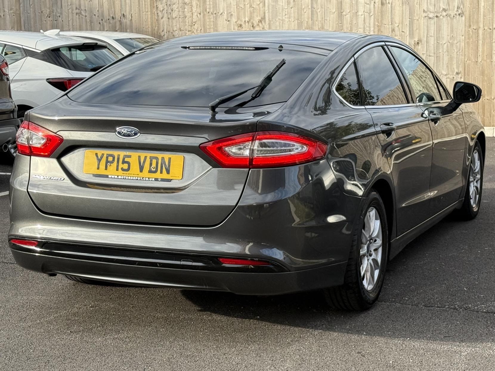 Ford Mondeo 2.0 TDCi Titanium Hatchback 5dr Diesel Manual Euro 6 (s/s) (150 ps)