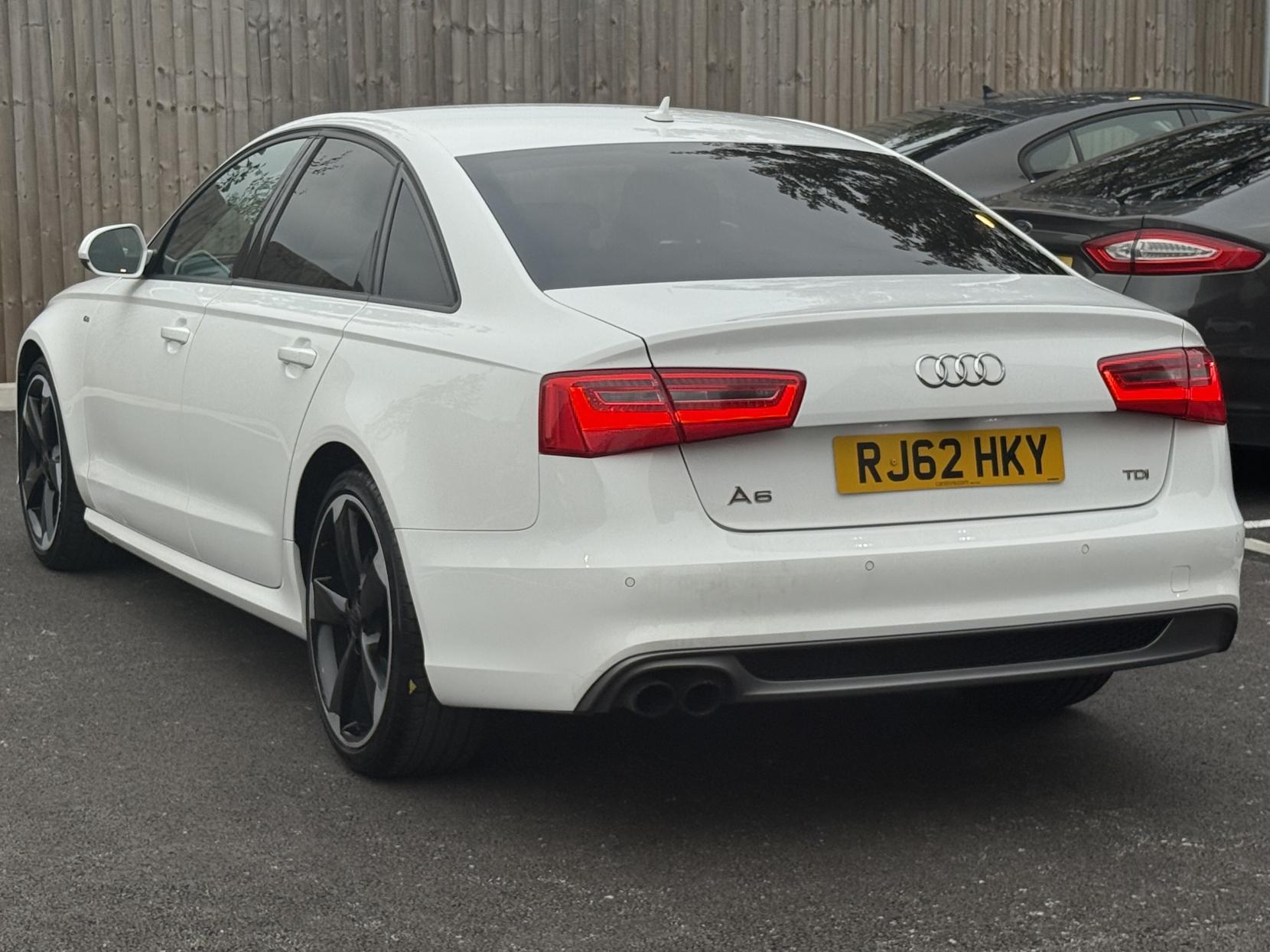 Audi A6 Saloon 2.0 TDI Black Edition Saloon 4dr Diesel Multitronic Euro 5 (s/s) (177 ps)