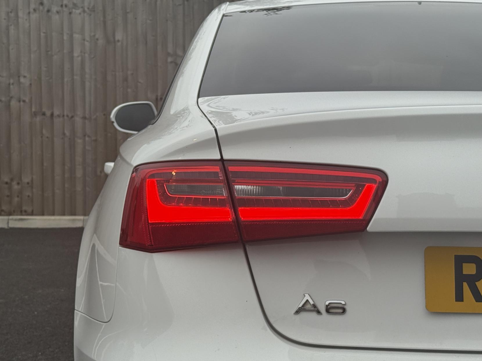 Audi A6 Saloon 2.0 TDI Black Edition Saloon 4dr Diesel Multitronic Euro 5 (s/s) (177 ps)