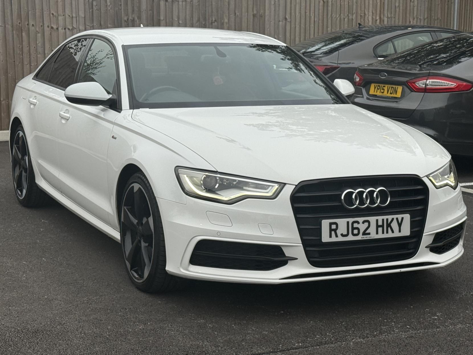 Audi A6 Saloon 2.0 TDI Black Edition Saloon 4dr Diesel Multitronic Euro 5 (s/s) (177 ps)