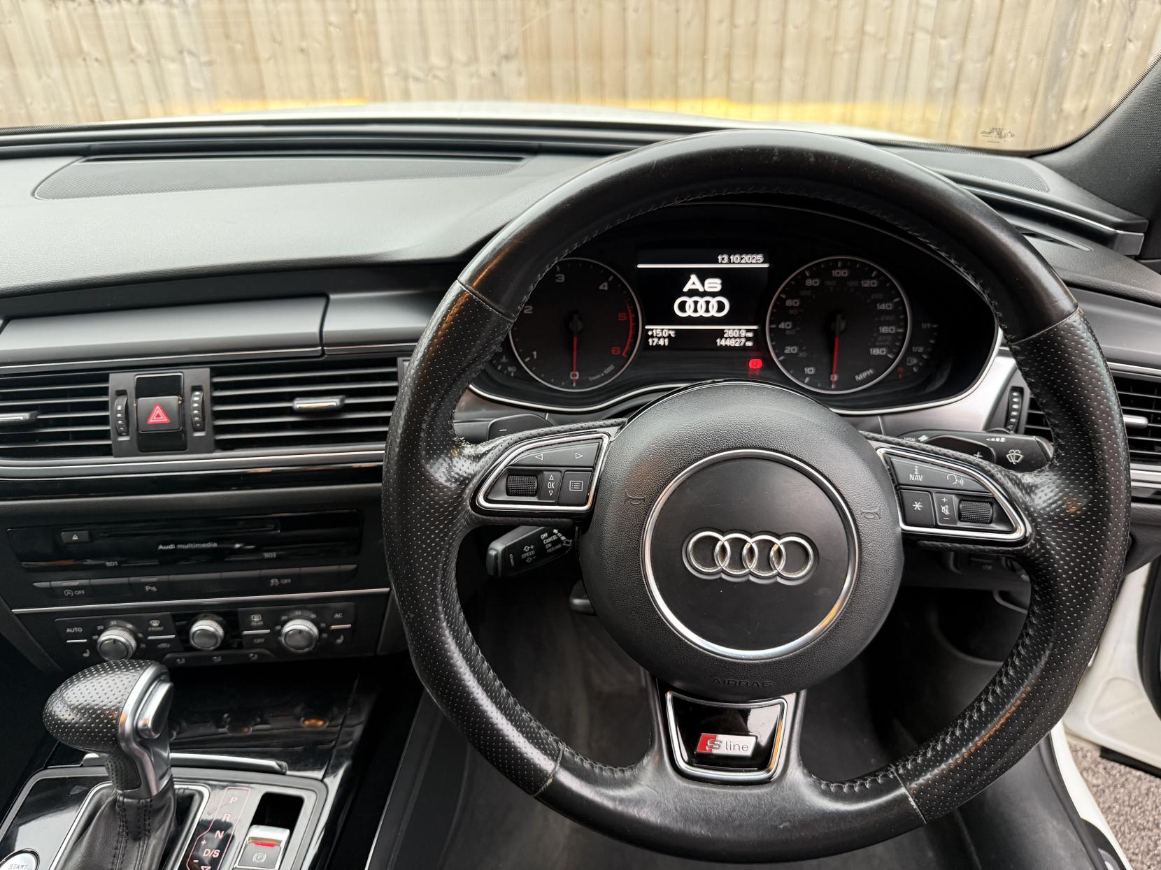 Audi A6 Saloon 2.0 TDI Black Edition Saloon 4dr Diesel Multitronic Euro 5 (s/s) (177 ps)
