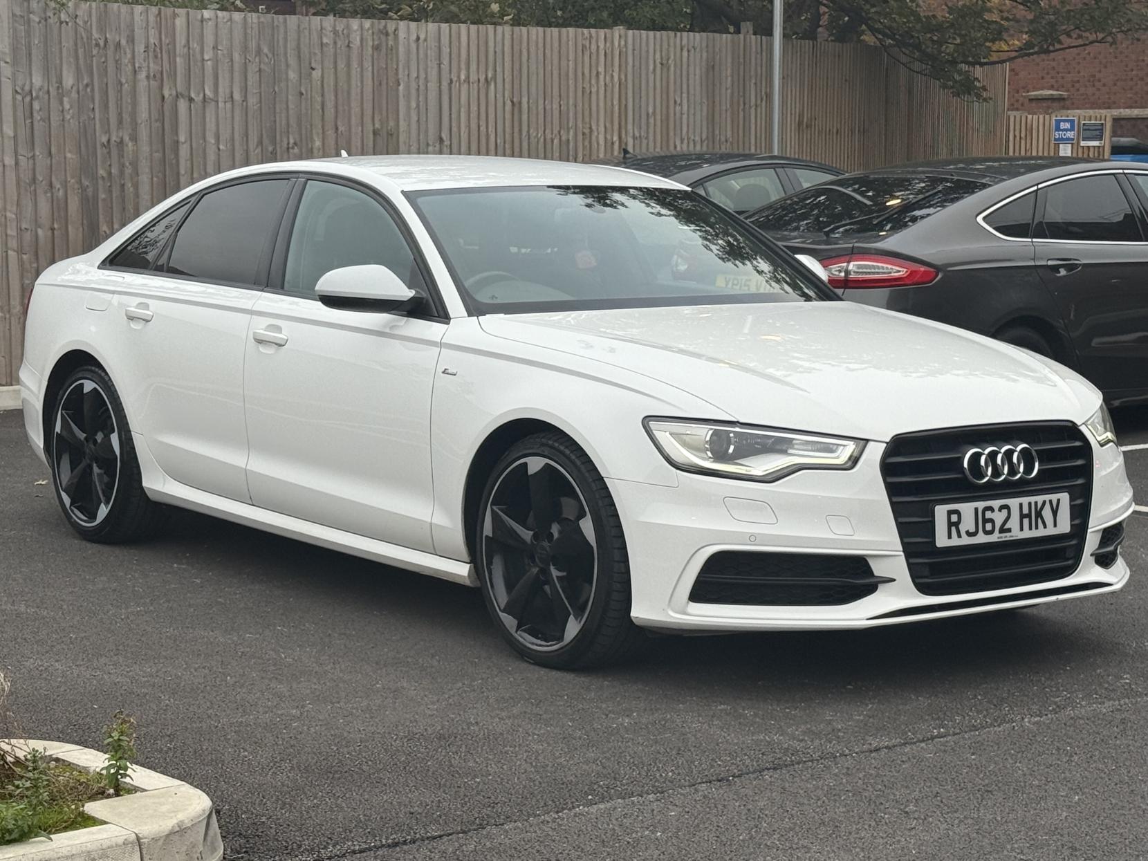 Audi A6 Saloon 2.0 TDI Black Edition Saloon 4dr Diesel Multitronic Euro 5 (s/s) (177 ps)