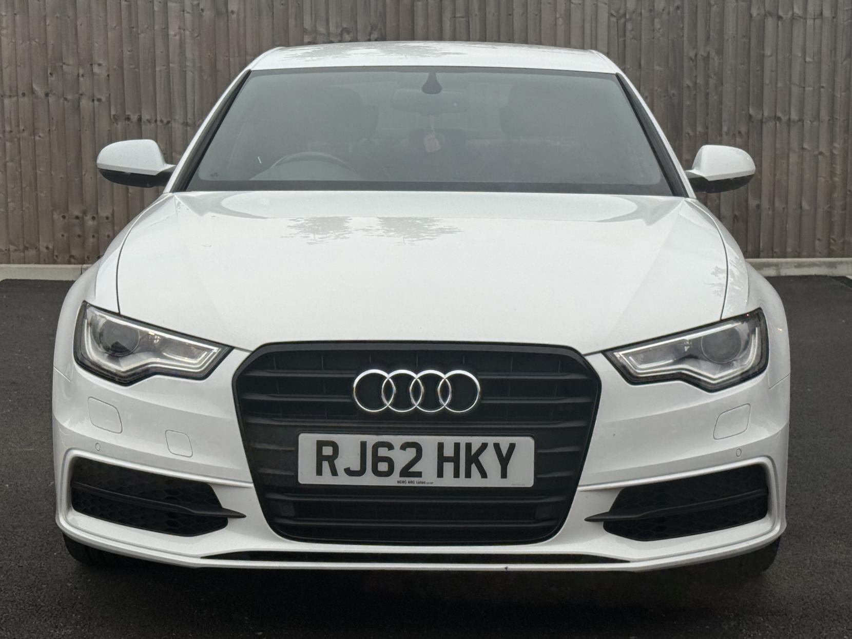 Audi A6 Saloon 2.0 TDI Black Edition Saloon 4dr Diesel Multitronic Euro 5 (s/s) (177 ps)