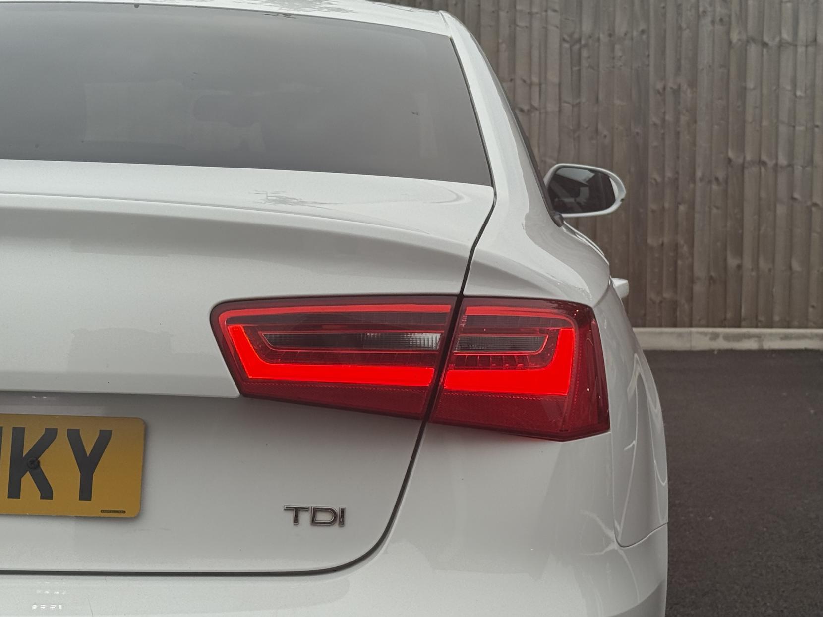 Audi A6 Saloon 2.0 TDI Black Edition Saloon 4dr Diesel Multitronic Euro 5 (s/s) (177 ps)