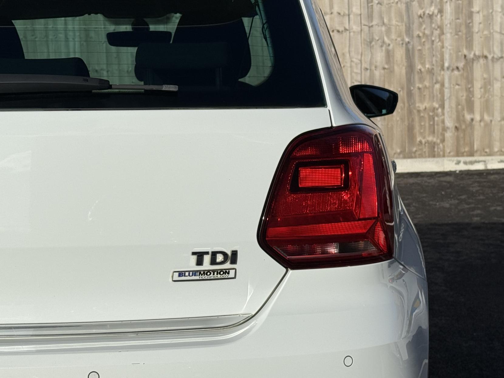 Volkswagen Polo 1.4 TDI BlueMotion Tech SEL Hatchback 5dr Diesel Manual Euro 6 (s/s) (90 ps)