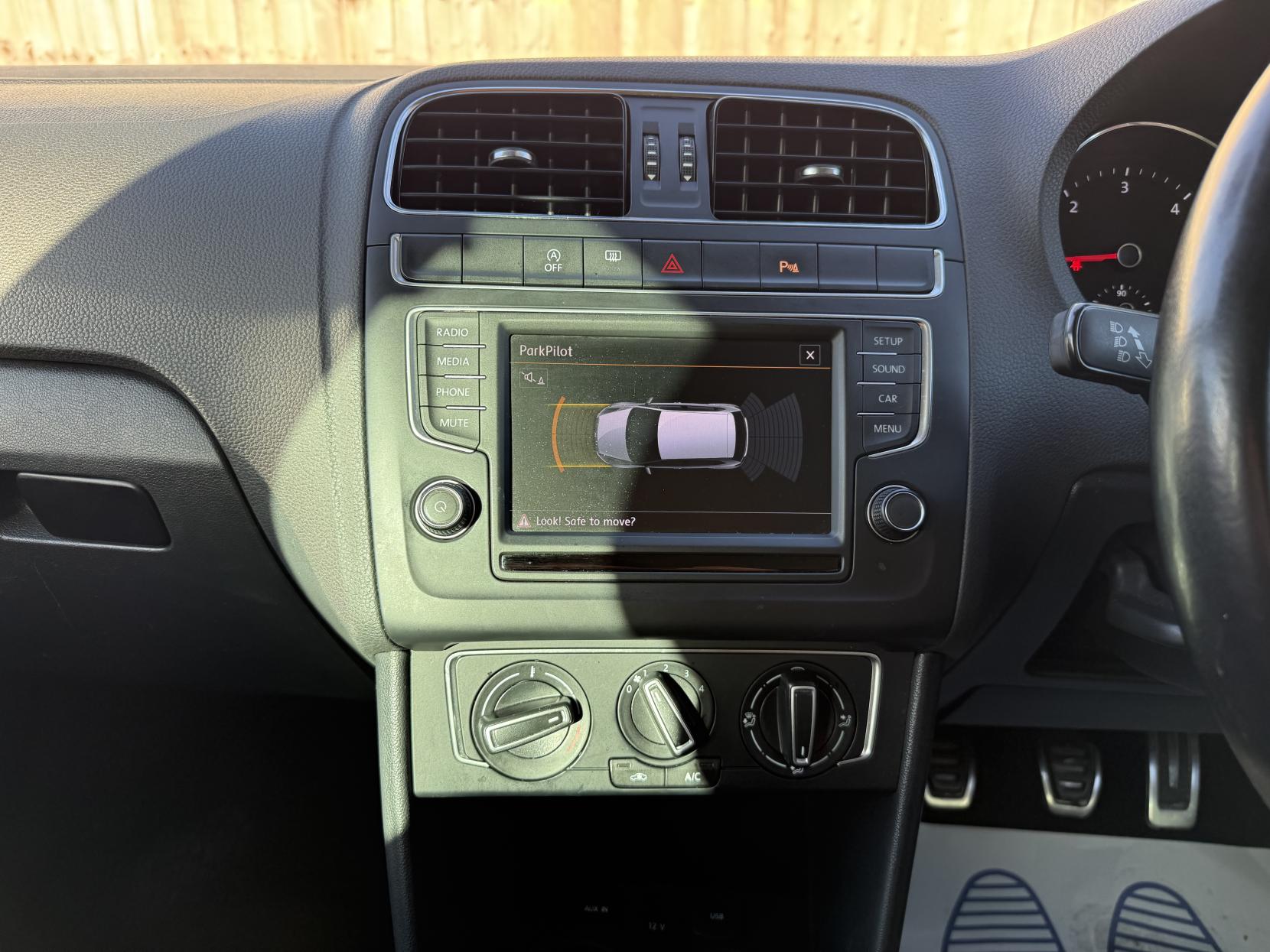 Volkswagen Polo 1.4 TDI BlueMotion Tech SEL Hatchback 5dr Diesel Manual Euro 6 (s/s) (90 ps)