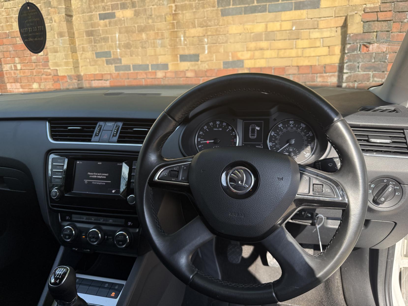Skoda Octavia 1.6 TDI SE Estate 5dr Diesel Manual 4WD Euro 5 (s/s) (105 ps)