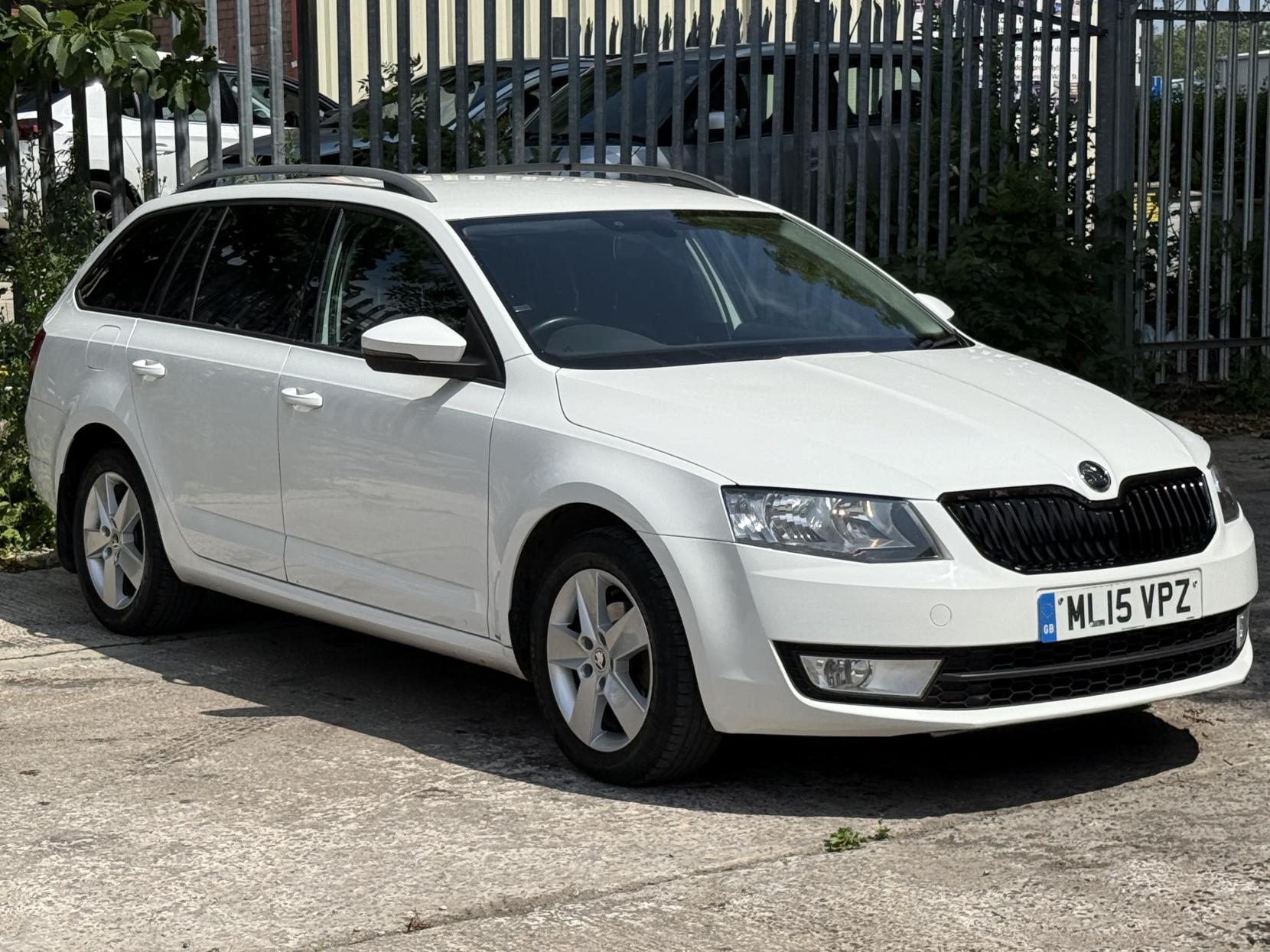 Skoda Octavia 1.6 TDI SE Estate 5dr Diesel Manual 4WD Euro 5 (s/s) (105 ps)