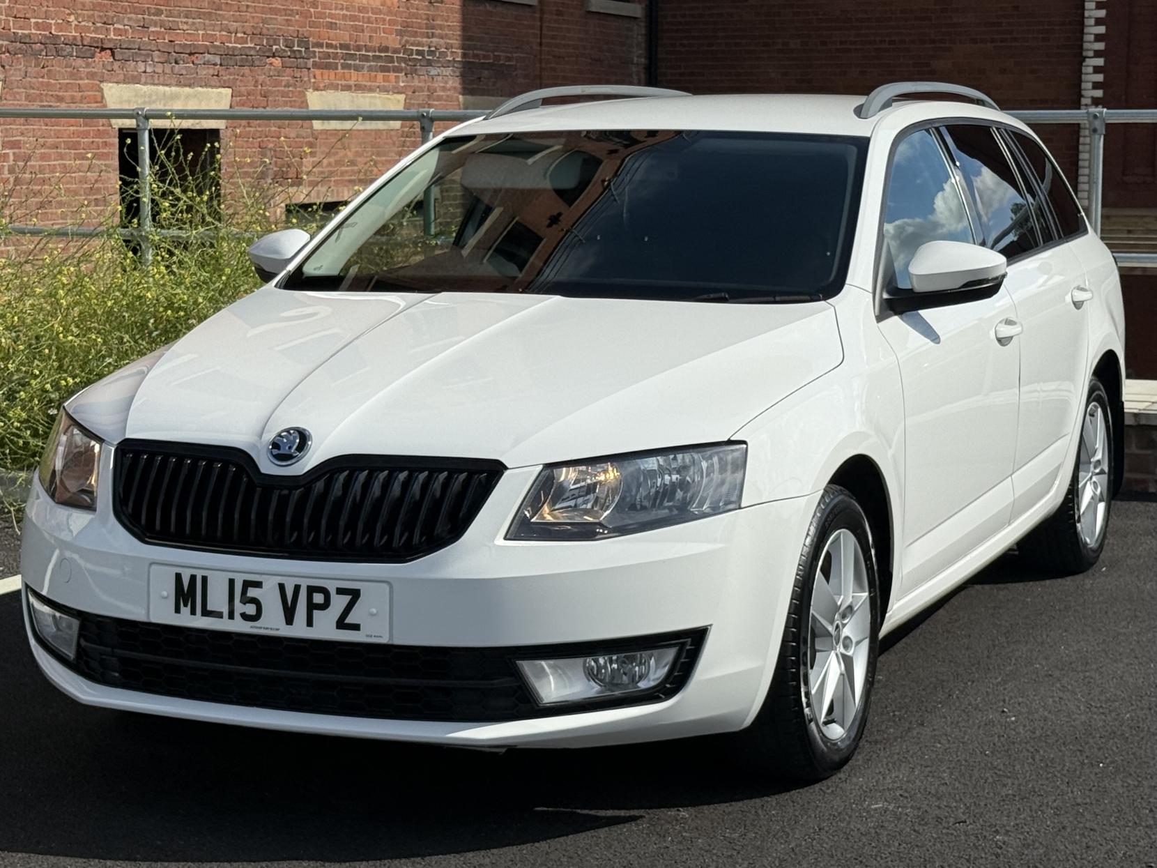 Skoda Octavia 1.6 TDI SE Estate 5dr Diesel Manual 4WD Euro 5 (s/s) (105 ps)