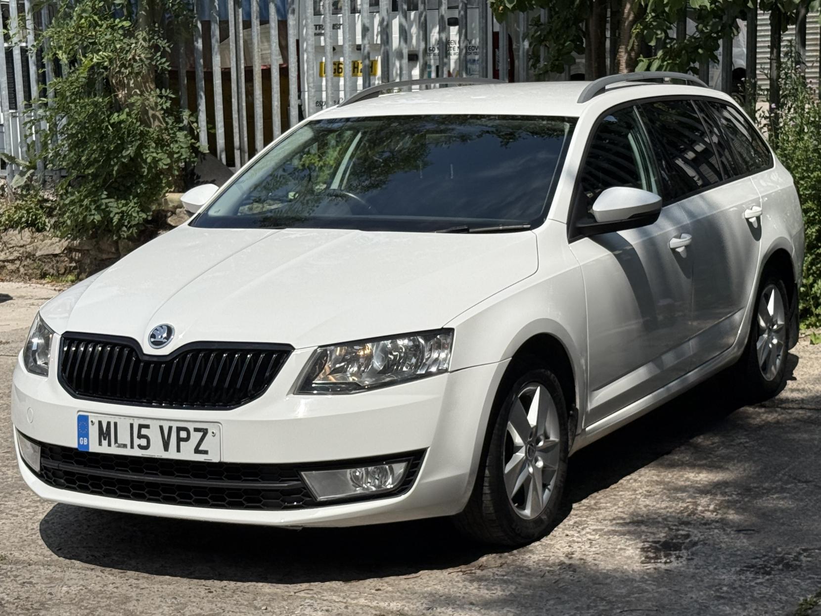 Skoda Octavia 1.6 TDI SE Estate 5dr Diesel Manual 4WD Euro 5 (s/s) (105 ps)