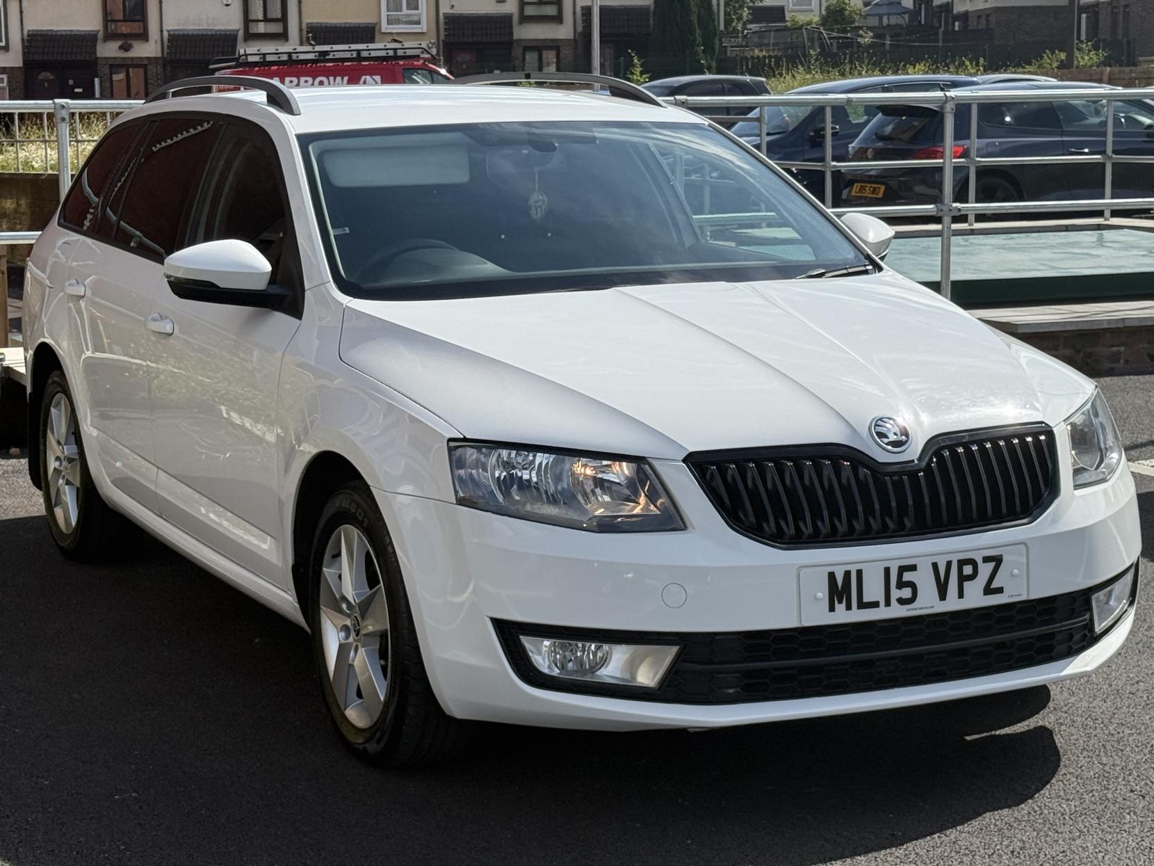 Skoda Octavia 1.6 TDI SE Estate 5dr Diesel Manual 4WD Euro 5 (s/s) (105 ps)