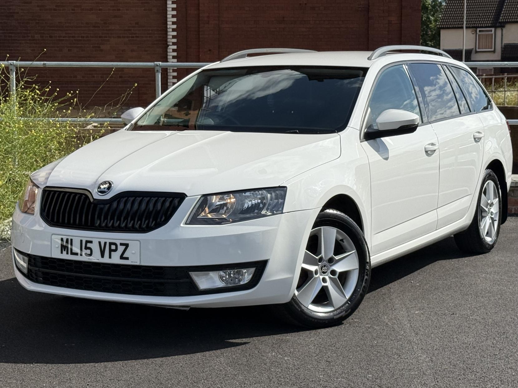 Skoda Octavia 1.6 TDI SE Estate 5dr Diesel Manual 4WD Euro 5 (s/s) (105 ps)