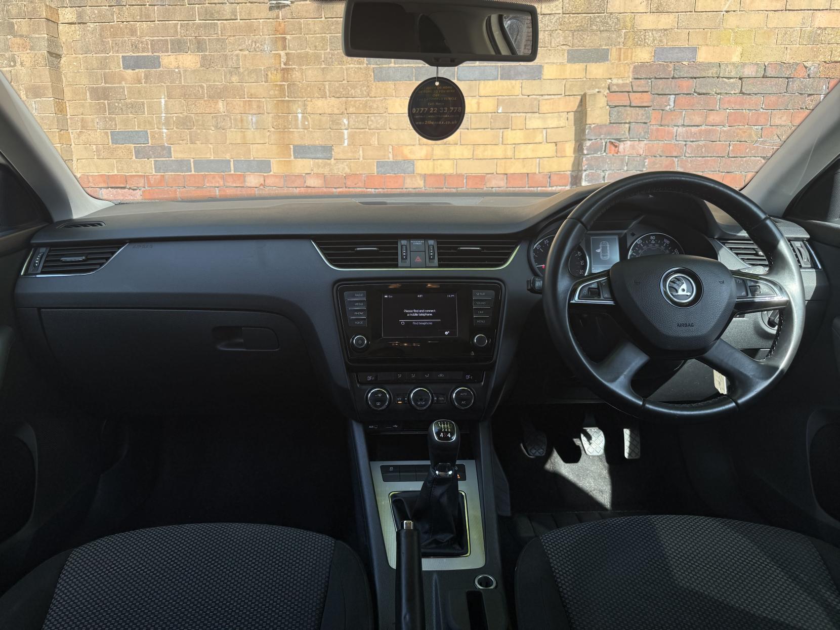 Skoda Octavia 1.6 TDI SE Estate 5dr Diesel Manual 4WD Euro 5 (s/s) (105 ps)