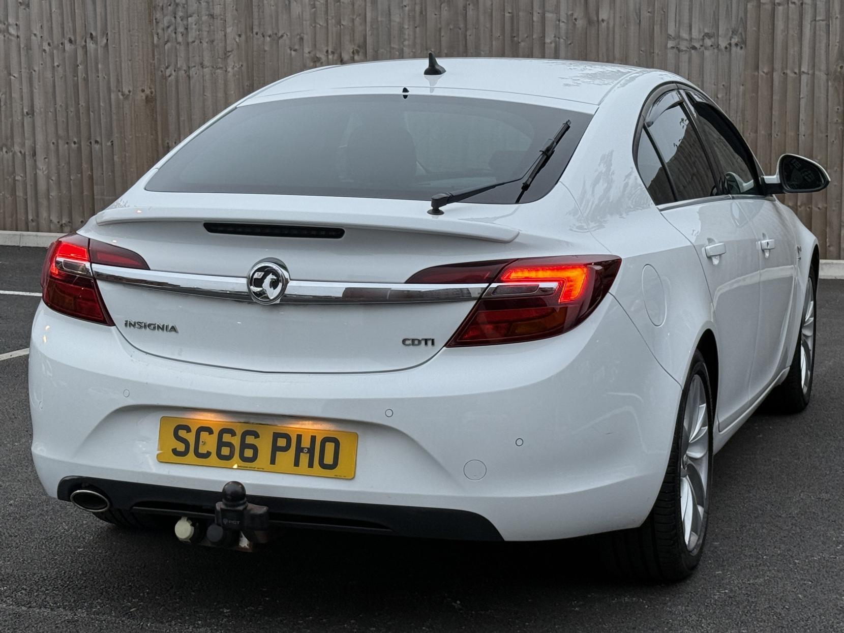 Vauxhall Insignia 2.0 CDTi SRi Nav Hatchback 5dr Diesel Manual Euro 6 (s/s) (170 ps)