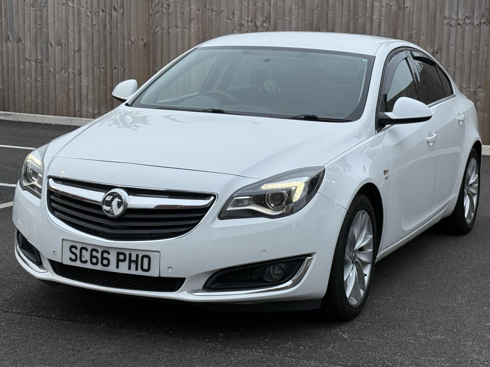Vauxhall Insignia 2.0 CDTi SRi Nav Hatchback 5dr Diesel Manual Euro 6 (s/s) (170 ps)