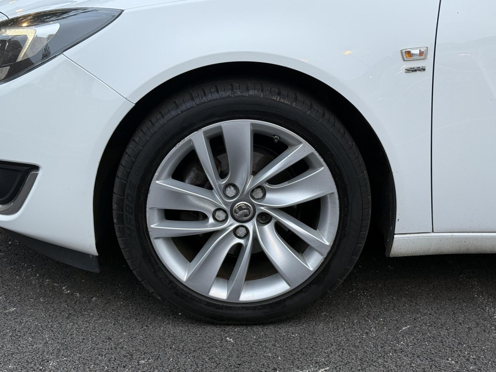 Vauxhall Insignia 2.0 CDTi SRi Nav Hatchback 5dr Diesel Manual Euro 6 (s/s) (170 ps)