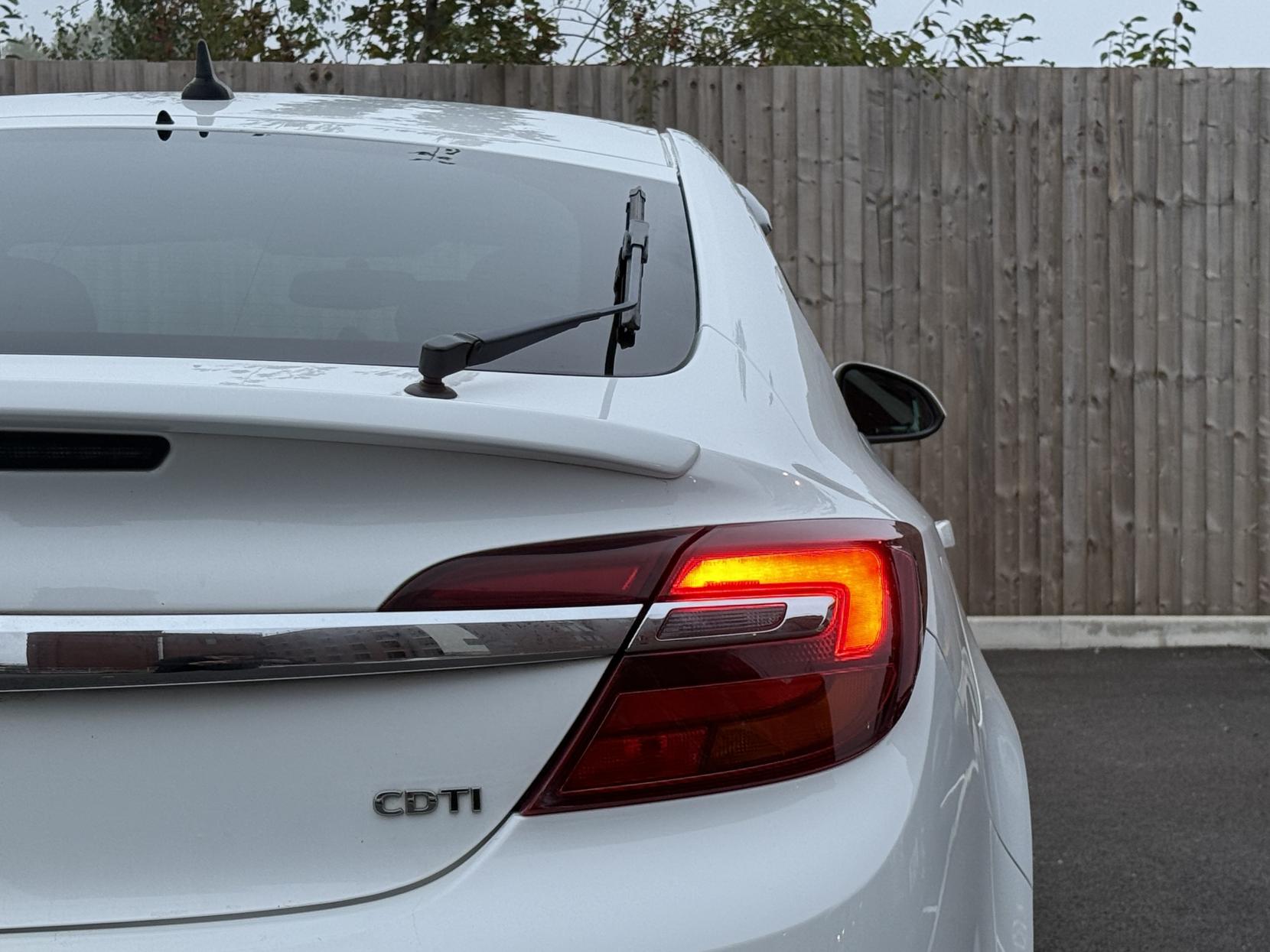 Vauxhall Insignia 2.0 CDTi SRi Nav Hatchback 5dr Diesel Manual Euro 6 (s/s) (170 ps)