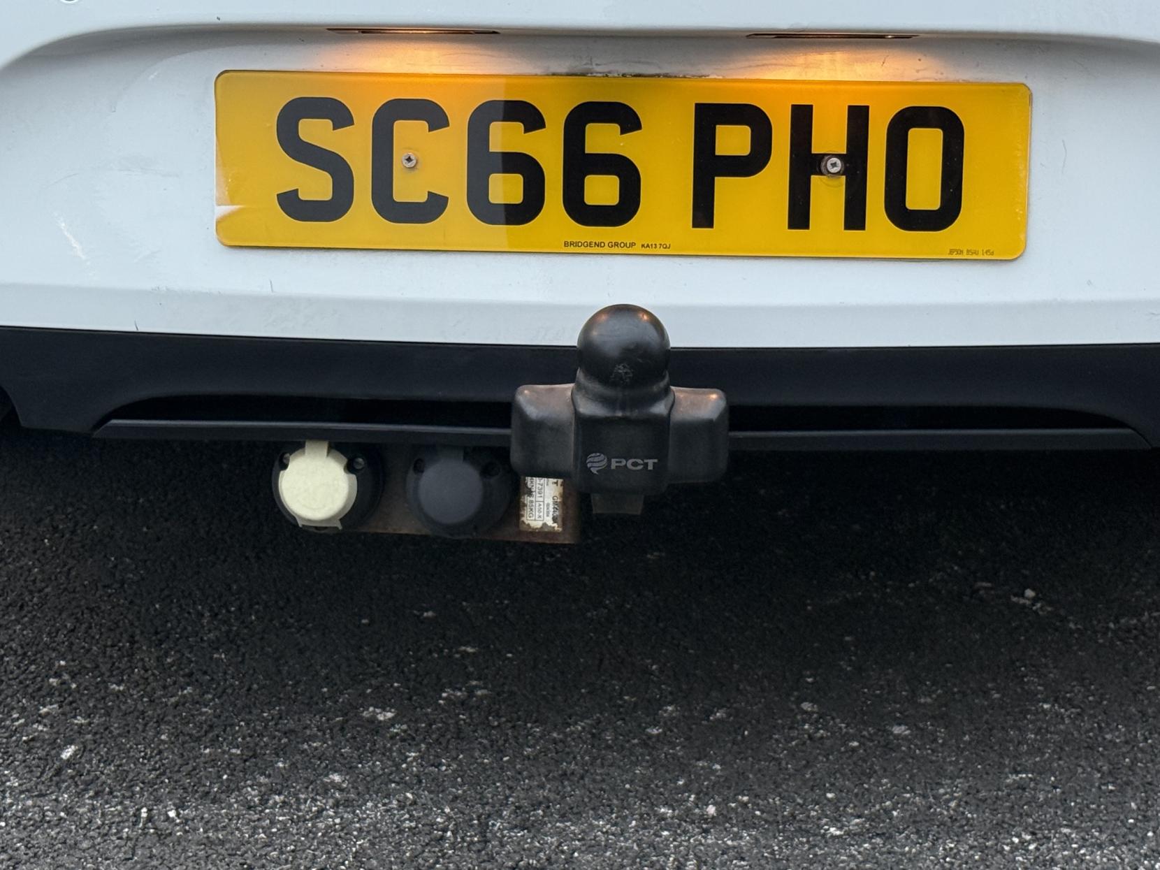 Vauxhall Insignia 2.0 CDTi SRi Nav Hatchback 5dr Diesel Manual Euro 6 (s/s) (170 ps)