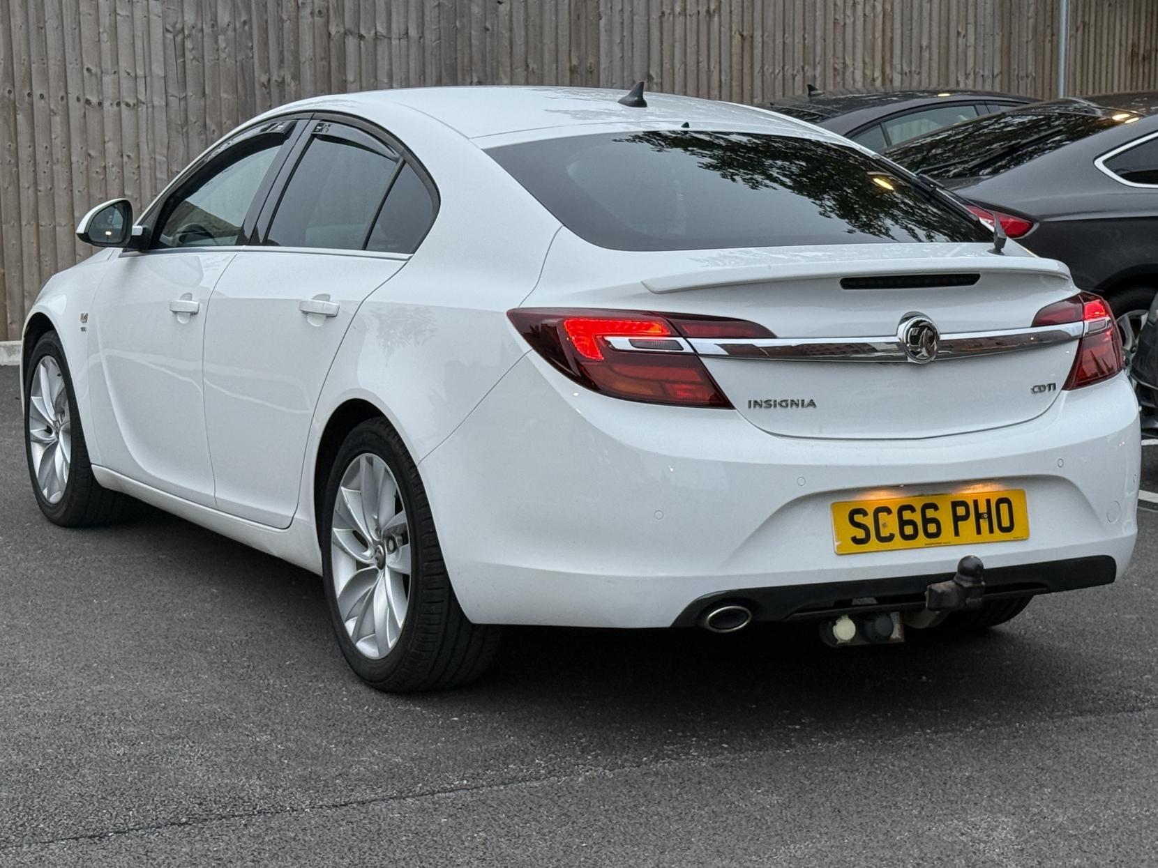 Vauxhall Insignia 2.0 CDTi SRi Nav Hatchback 5dr Diesel Manual Euro 6 (s/s) (170 ps)