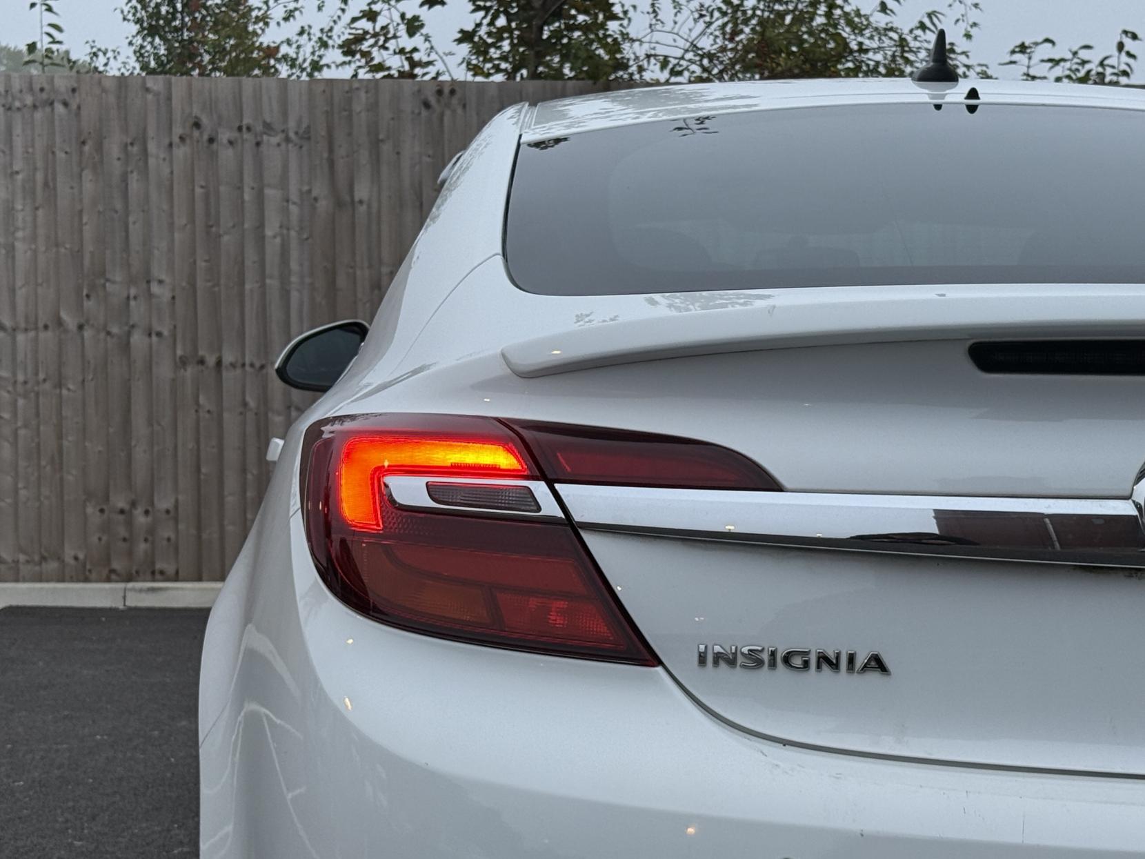 Vauxhall Insignia 2.0 CDTi SRi Nav Hatchback 5dr Diesel Manual Euro 6 (s/s) (170 ps)