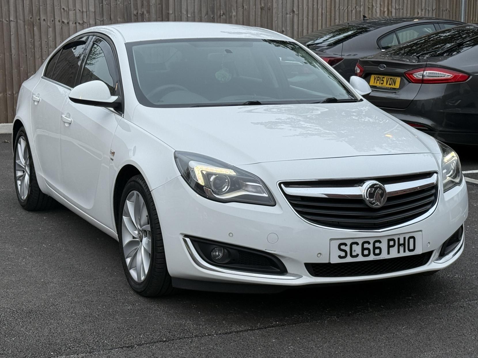 Vauxhall Insignia 2.0 CDTi SRi Nav Hatchback 5dr Diesel Manual Euro 6 (s/s) (170 ps)