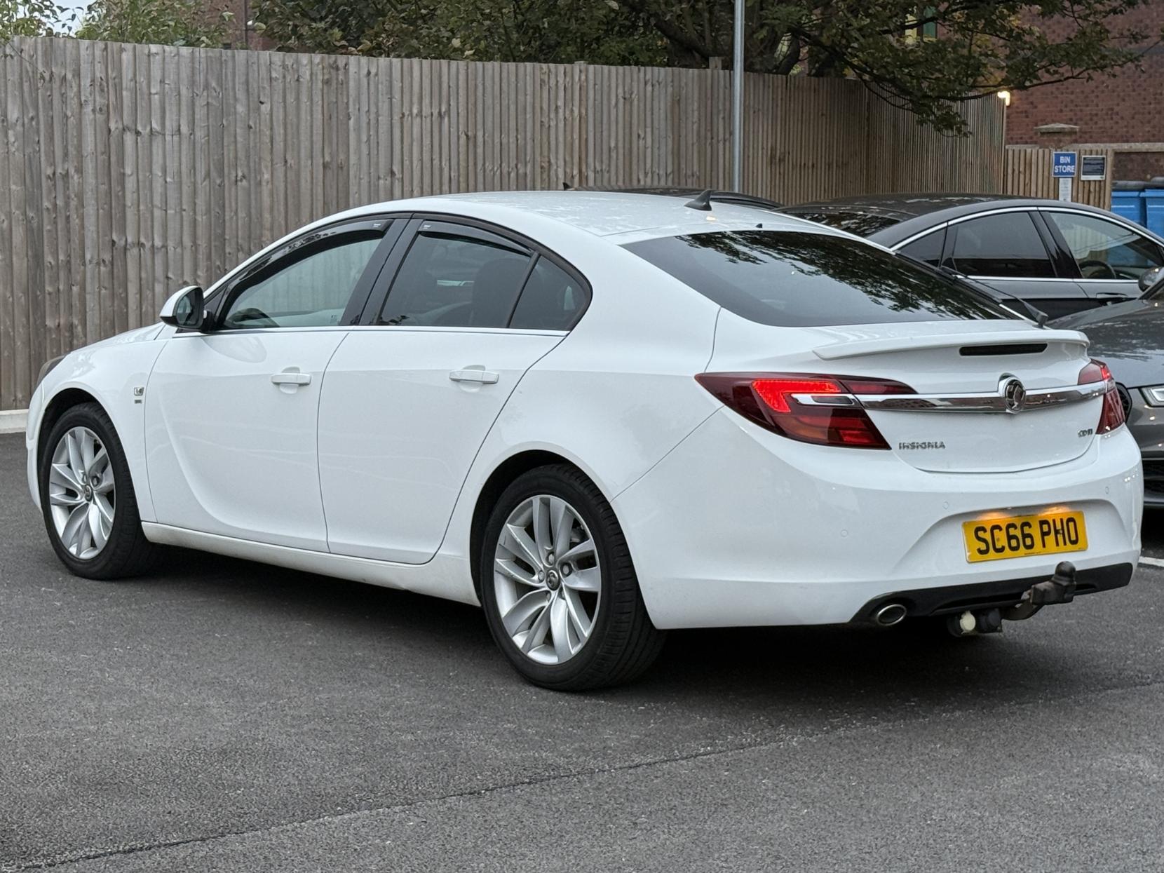 Vauxhall Insignia 2.0 CDTi SRi Nav Hatchback 5dr Diesel Manual Euro 6 (s/s) (170 ps)