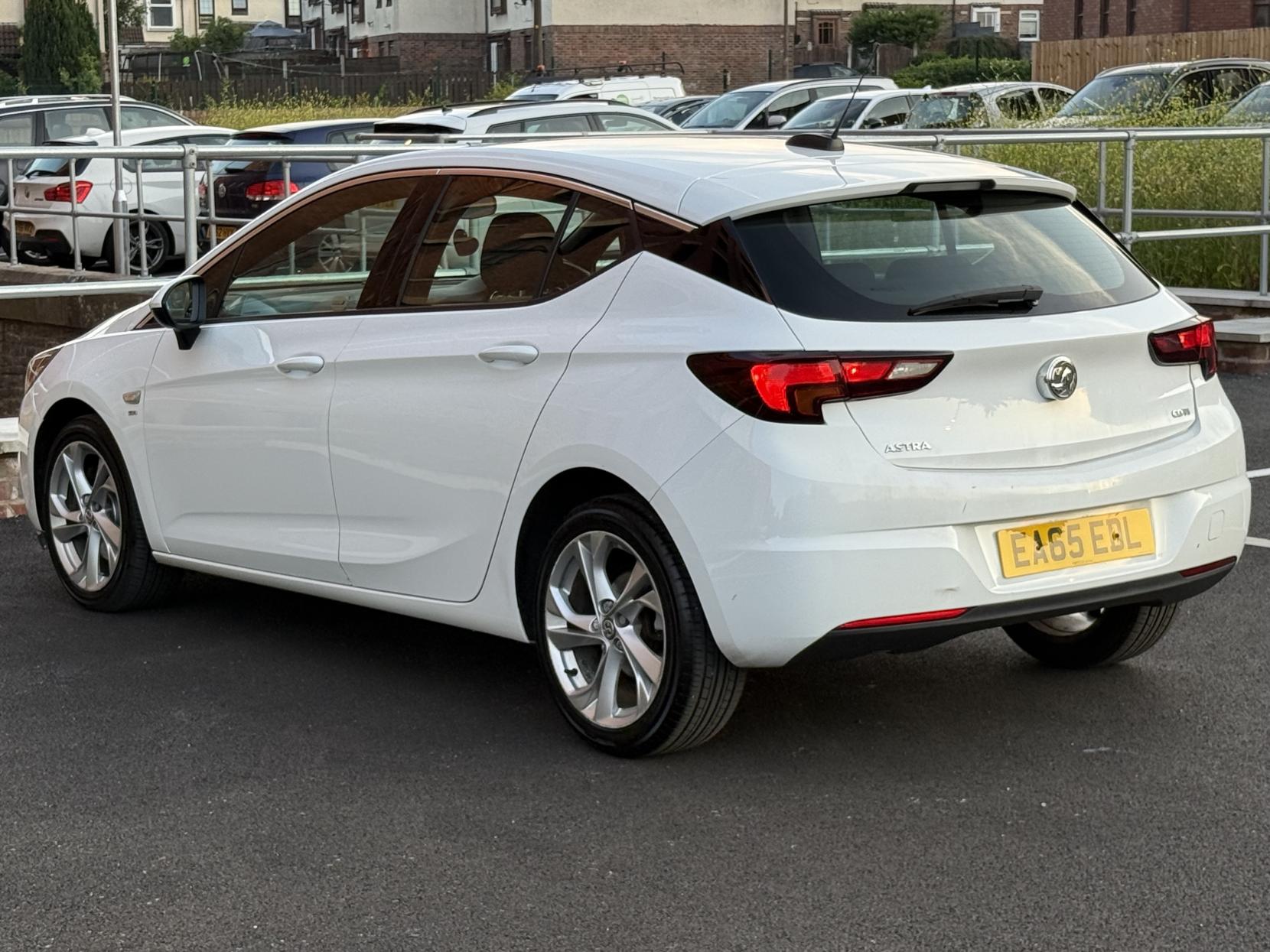 Vauxhall Astra 1.6 CDTi ecoFLEX SRi Hatchback 5dr Diesel Manual Euro 6 (s/s) (110 ps)