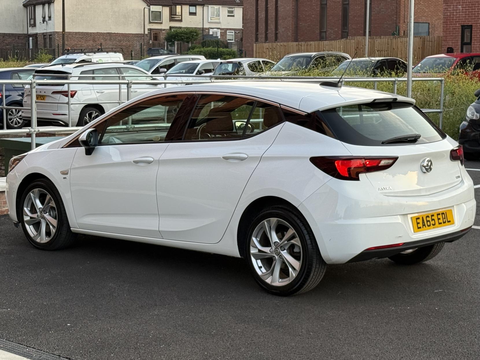 Vauxhall Astra 1.6 CDTi ecoFLEX SRi Hatchback 5dr Diesel Manual Euro 6 (s/s) (110 ps)
