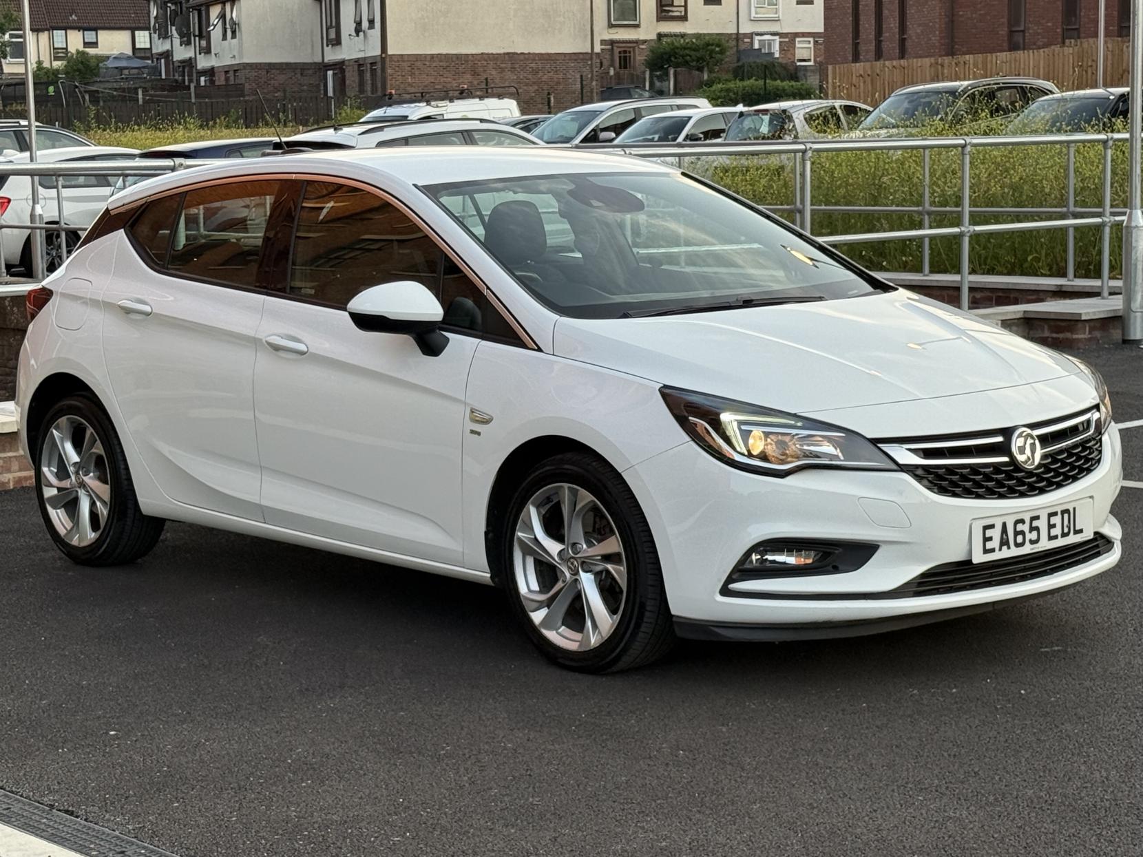 Vauxhall Astra 1.6 CDTi ecoFLEX SRi Hatchback 5dr Diesel Manual Euro 6 (s/s) (110 ps)