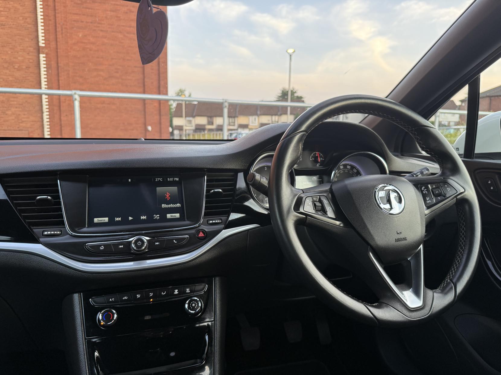 Vauxhall Astra 1.6 CDTi ecoFLEX SRi Hatchback 5dr Diesel Manual Euro 6 (s/s) (110 ps)