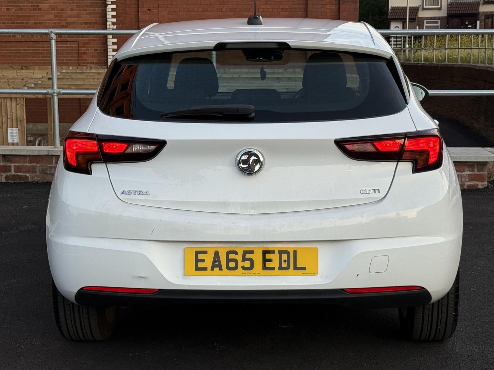 Vauxhall Astra 1.6 CDTi ecoFLEX SRi Hatchback 5dr Diesel Manual Euro 6 (s/s) (110 ps)