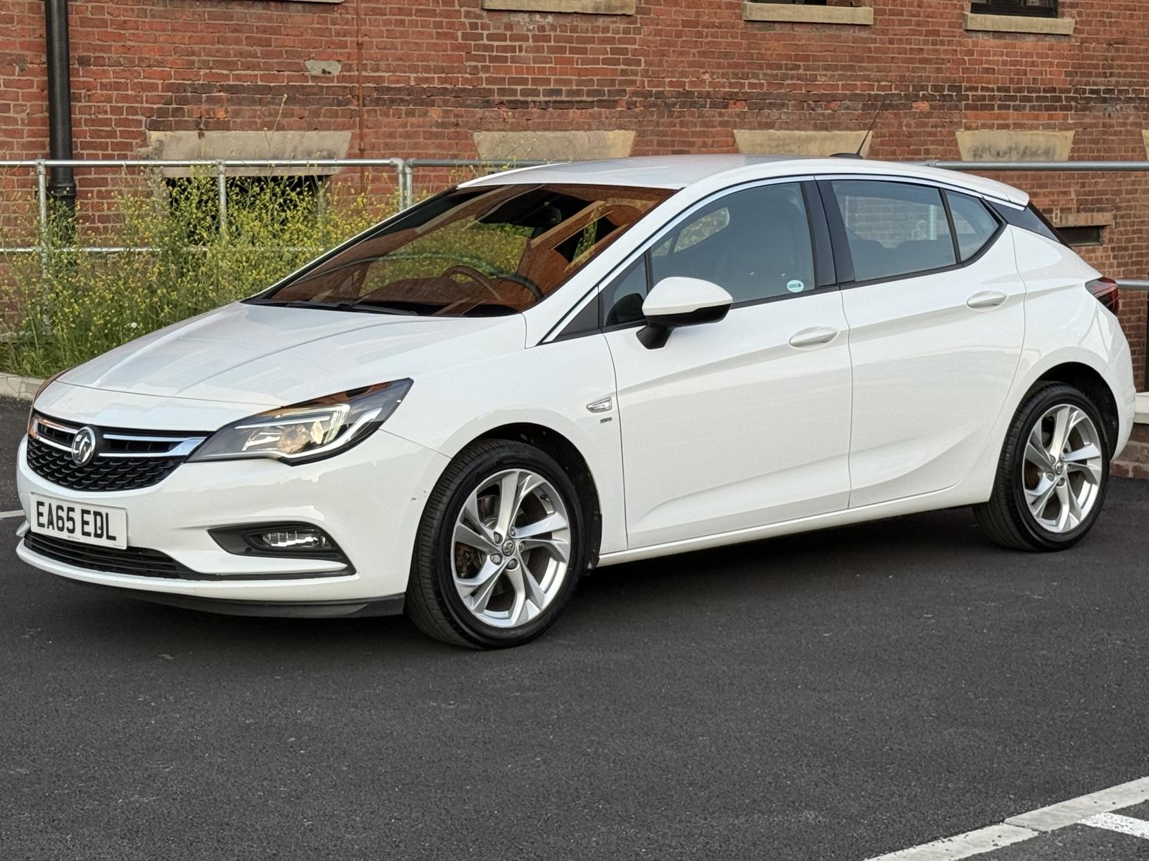 Vauxhall Astra 1.6 CDTi ecoFLEX SRi Hatchback 5dr Diesel Manual Euro 6 (s/s) (110 ps)