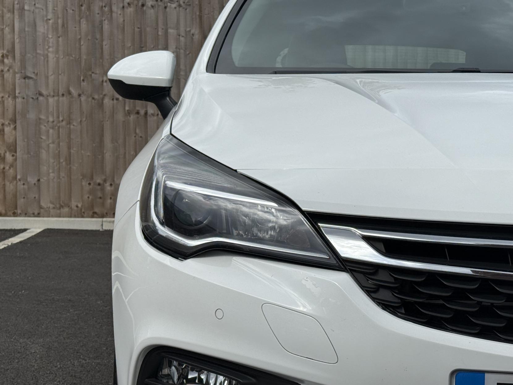 Vauxhall Astra 1.6 CDTi BlueInjection Elite Nav Hatchback 5dr Diesel Auto Euro 6 (136 ps)
