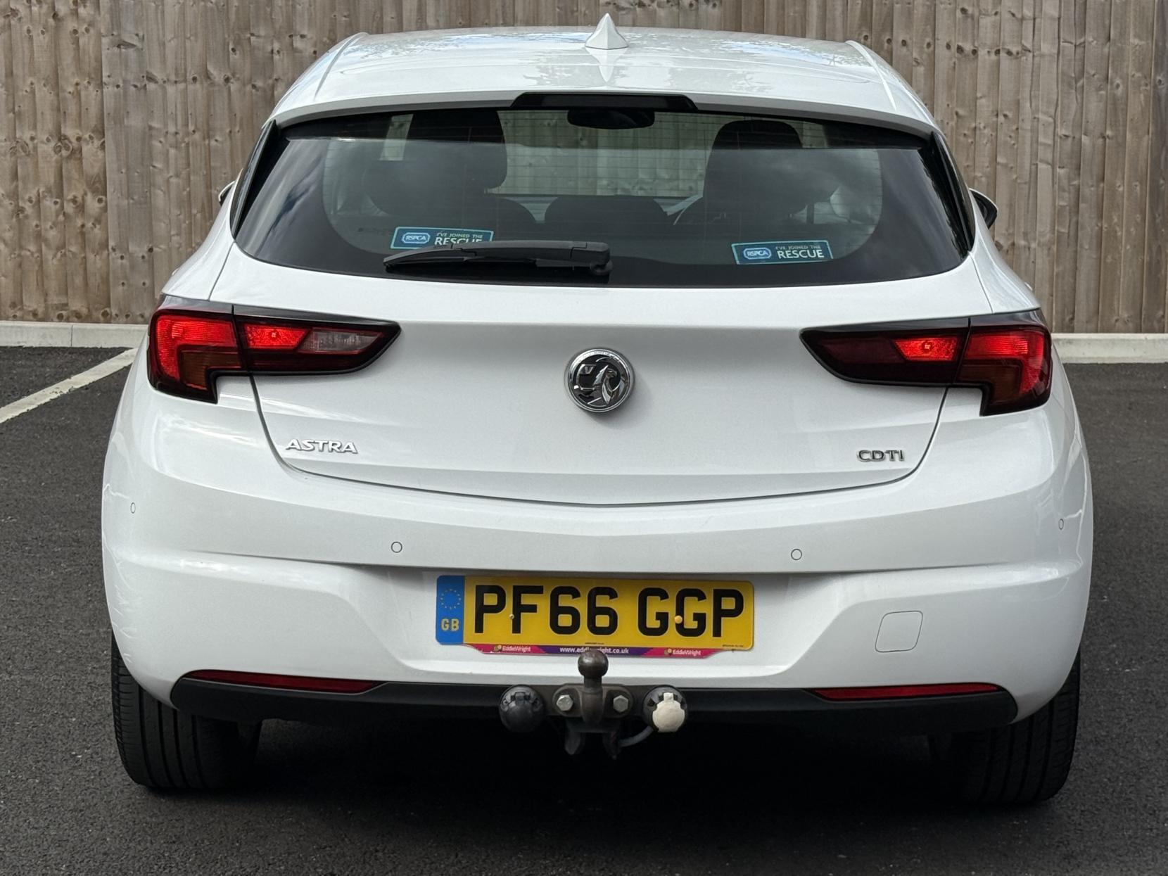 Vauxhall Astra 1.6 CDTi BlueInjection Elite Nav Hatchback 5dr Diesel Auto Euro 6 (136 ps)