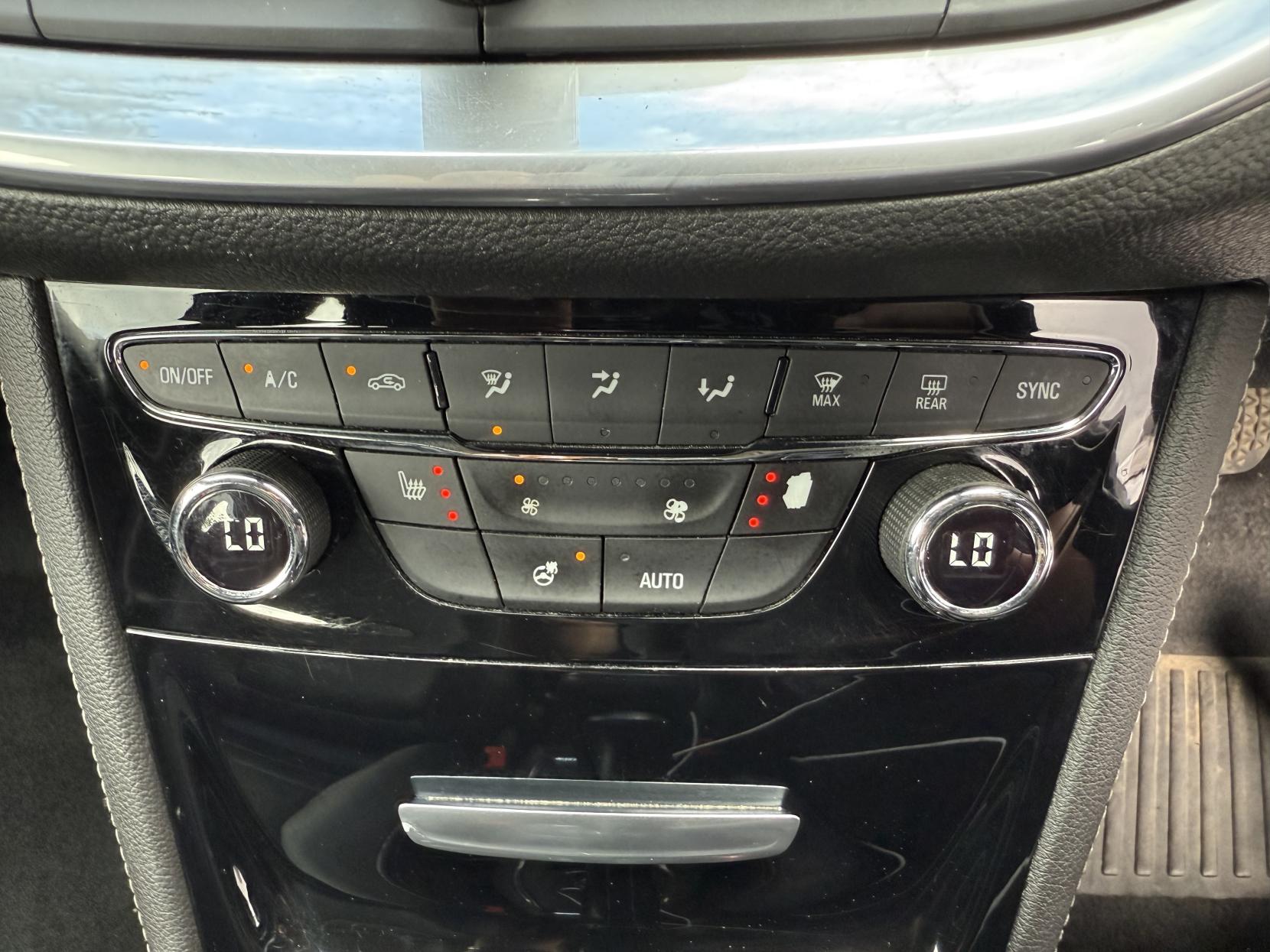 Vauxhall Astra 1.6 CDTi BlueInjection Elite Nav Hatchback 5dr Diesel Auto Euro 6 (136 ps)