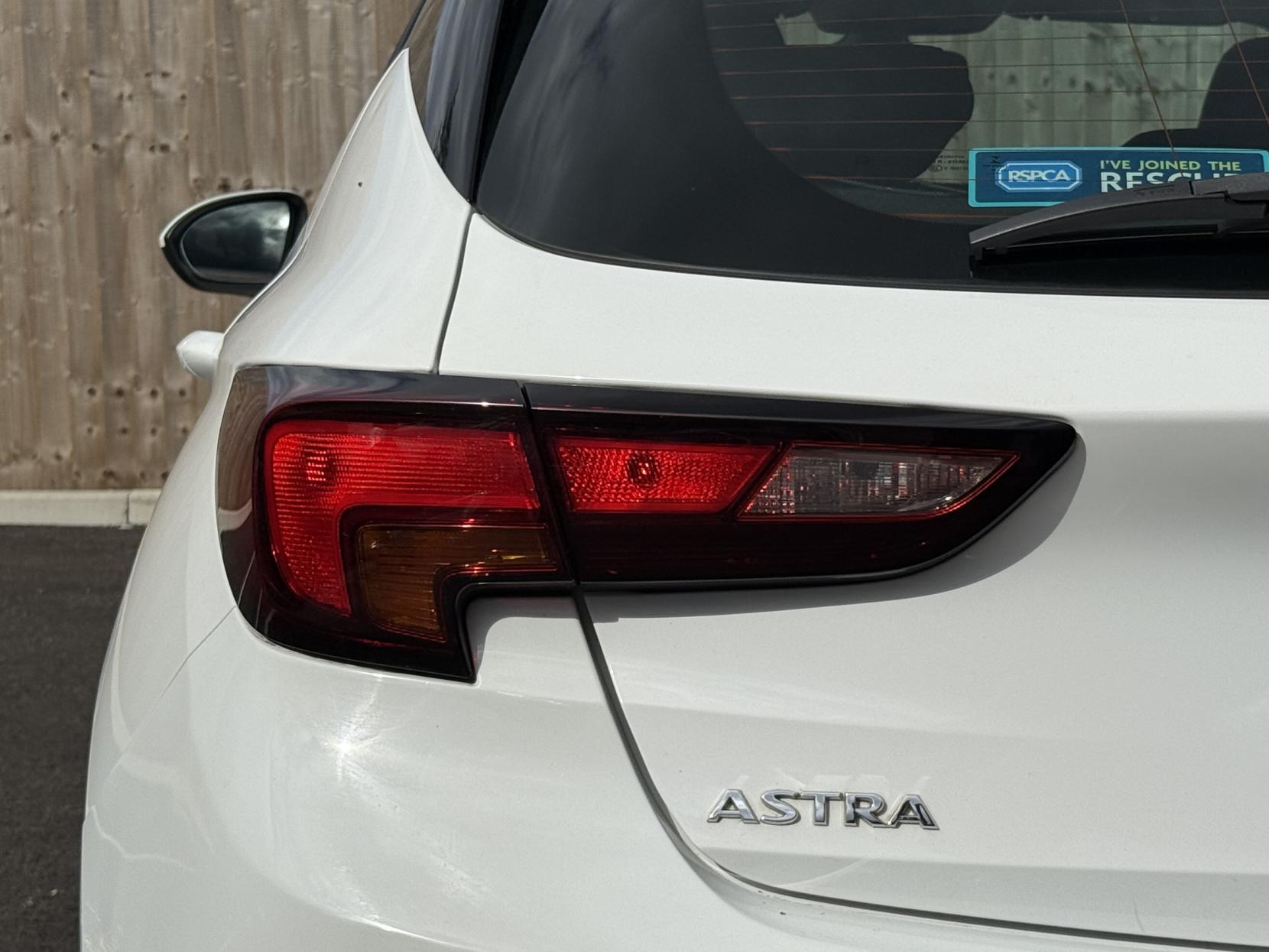 Vauxhall Astra 1.6 CDTi BlueInjection Elite Nav Hatchback 5dr Diesel Auto Euro 6 (136 ps)