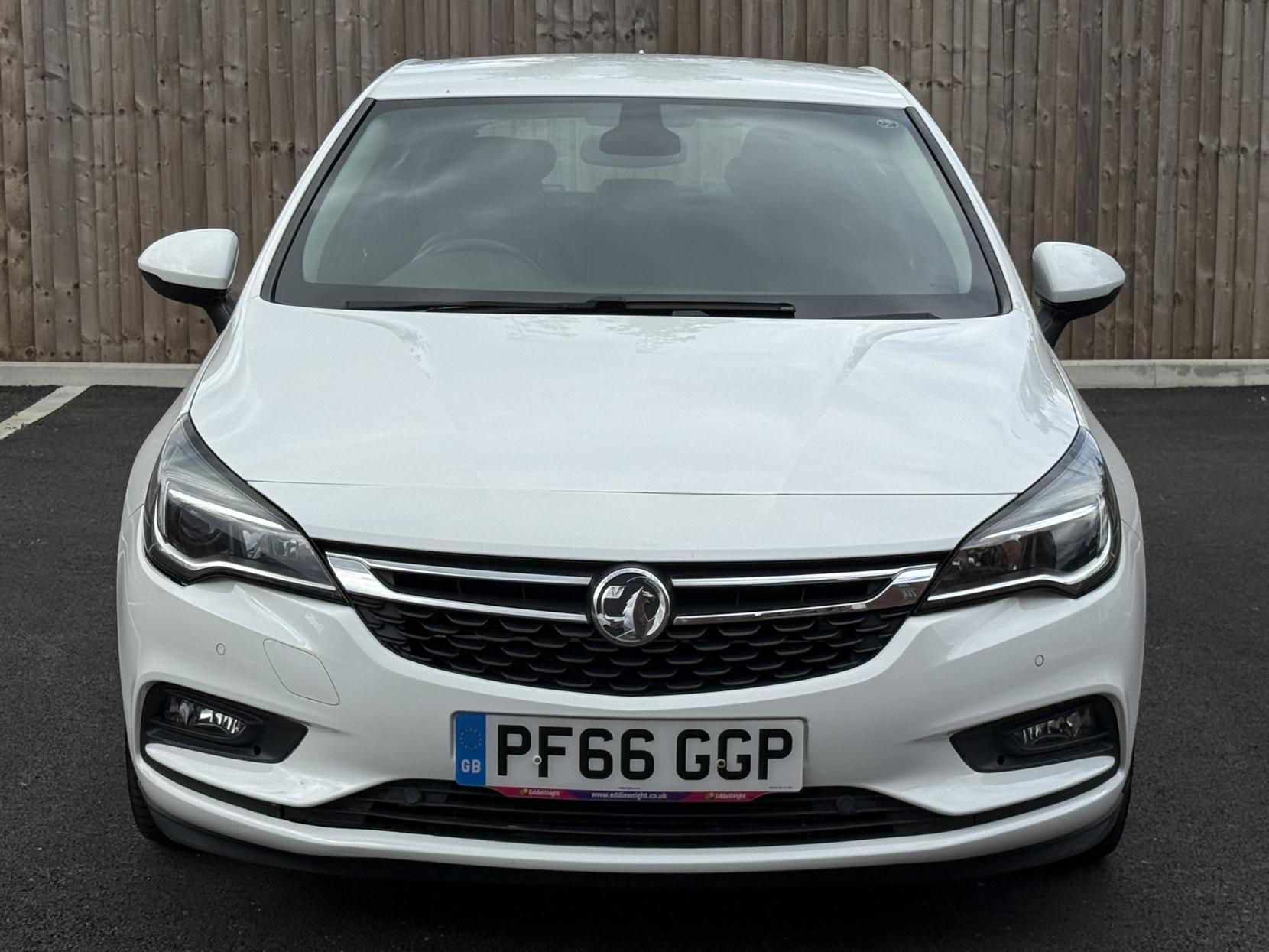 Vauxhall Astra 1.6 CDTi BlueInjection Elite Nav Hatchback 5dr Diesel Auto Euro 6 (136 ps)