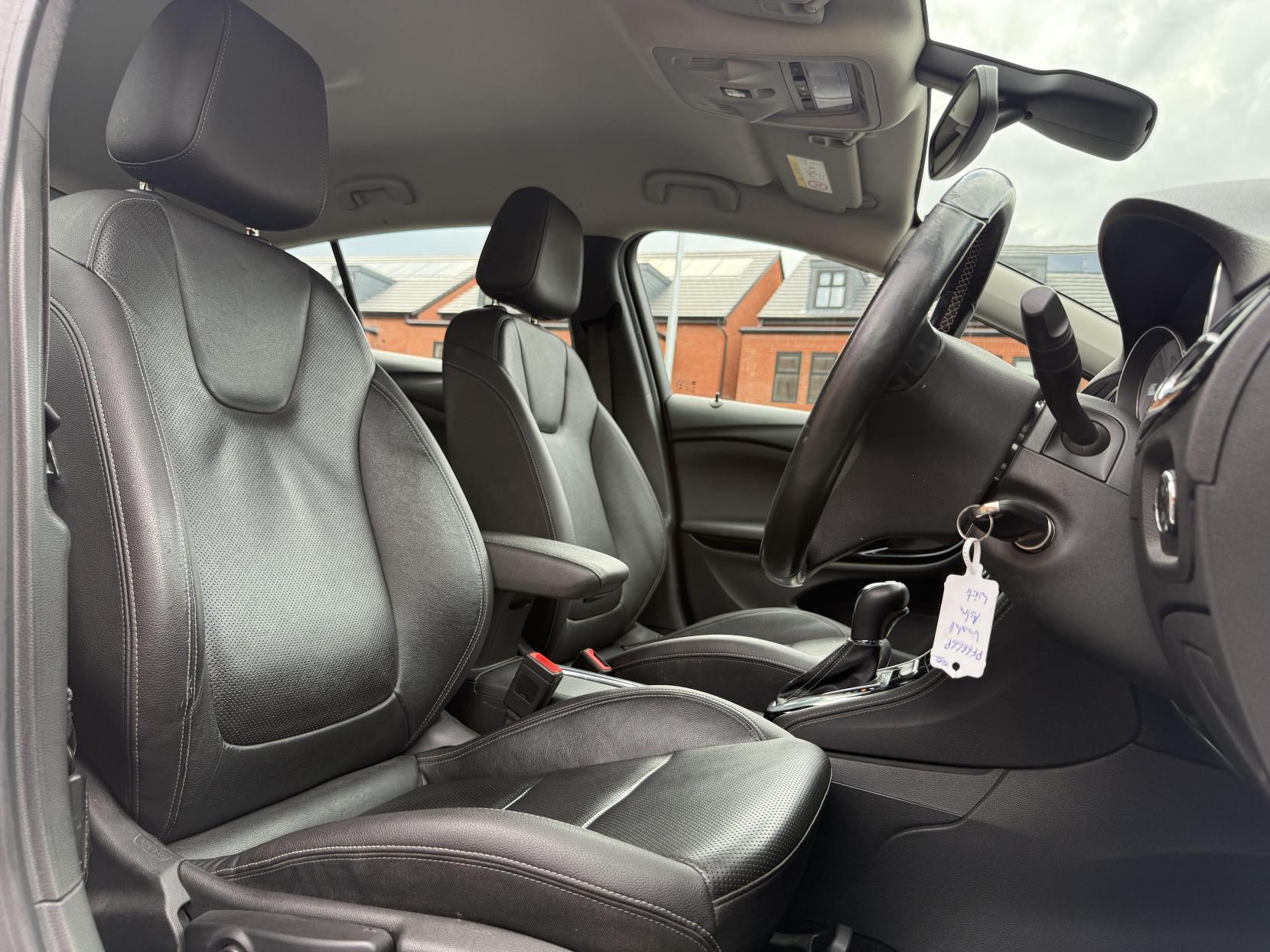 Vauxhall Astra 1.6 CDTi BlueInjection Elite Nav Hatchback 5dr Diesel Auto Euro 6 (136 ps)