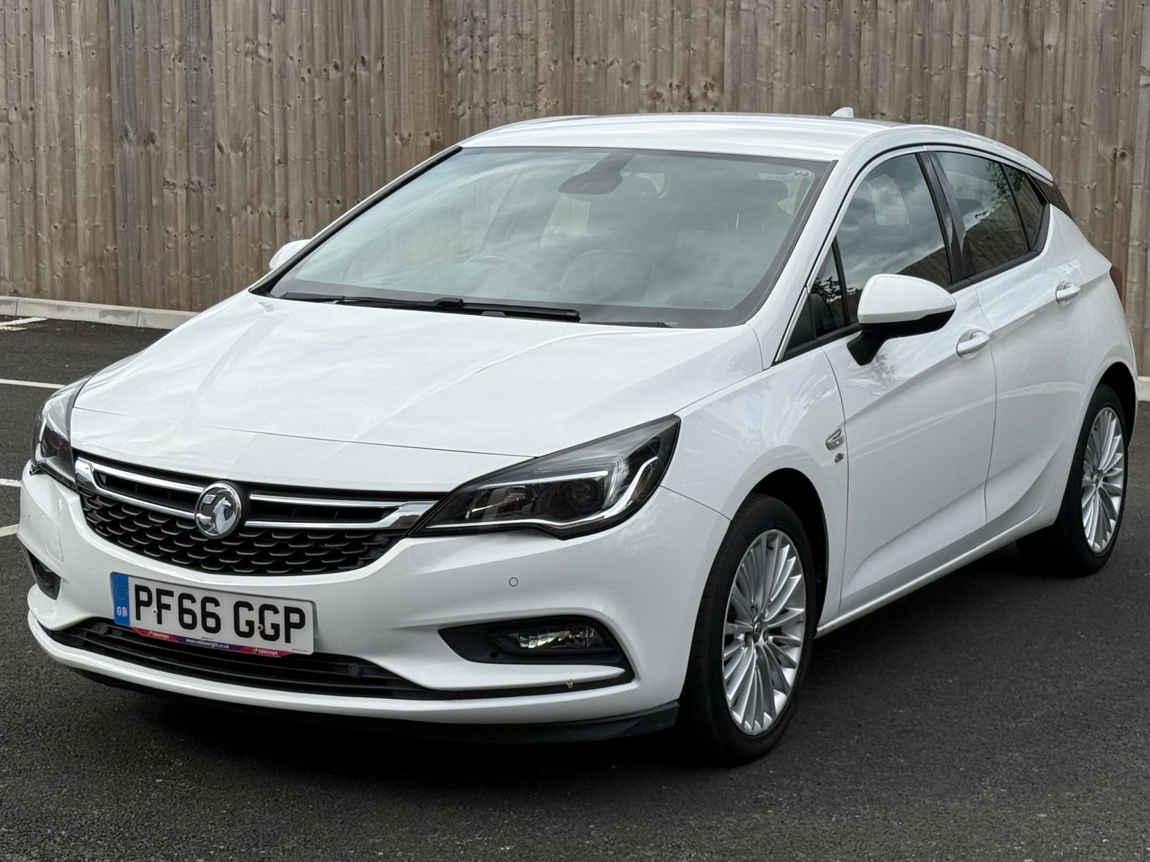 Vauxhall Astra 1.6 CDTi BlueInjection Elite Nav Hatchback 5dr Diesel Auto Euro 6 (136 ps)