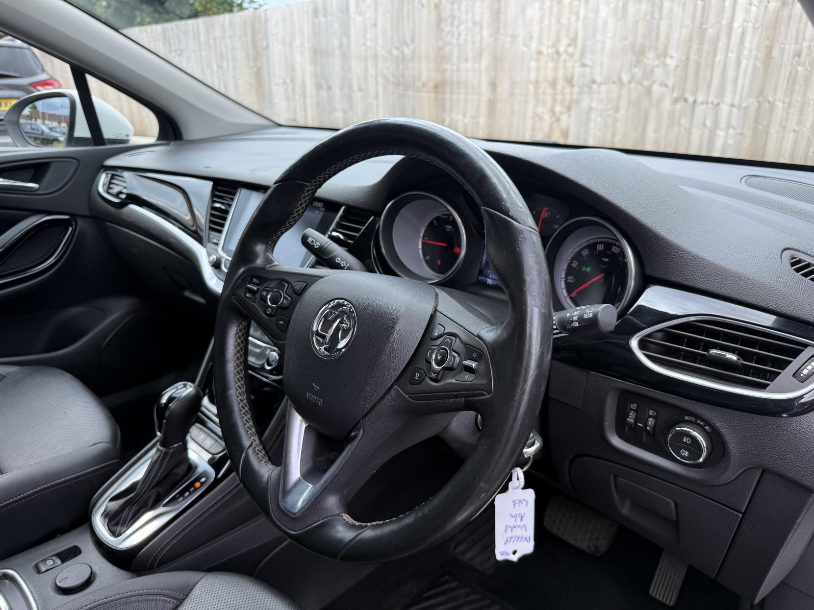 Vauxhall Astra 1.6 CDTi BlueInjection Elite Nav Hatchback 5dr Diesel Auto Euro 6 (136 ps)
