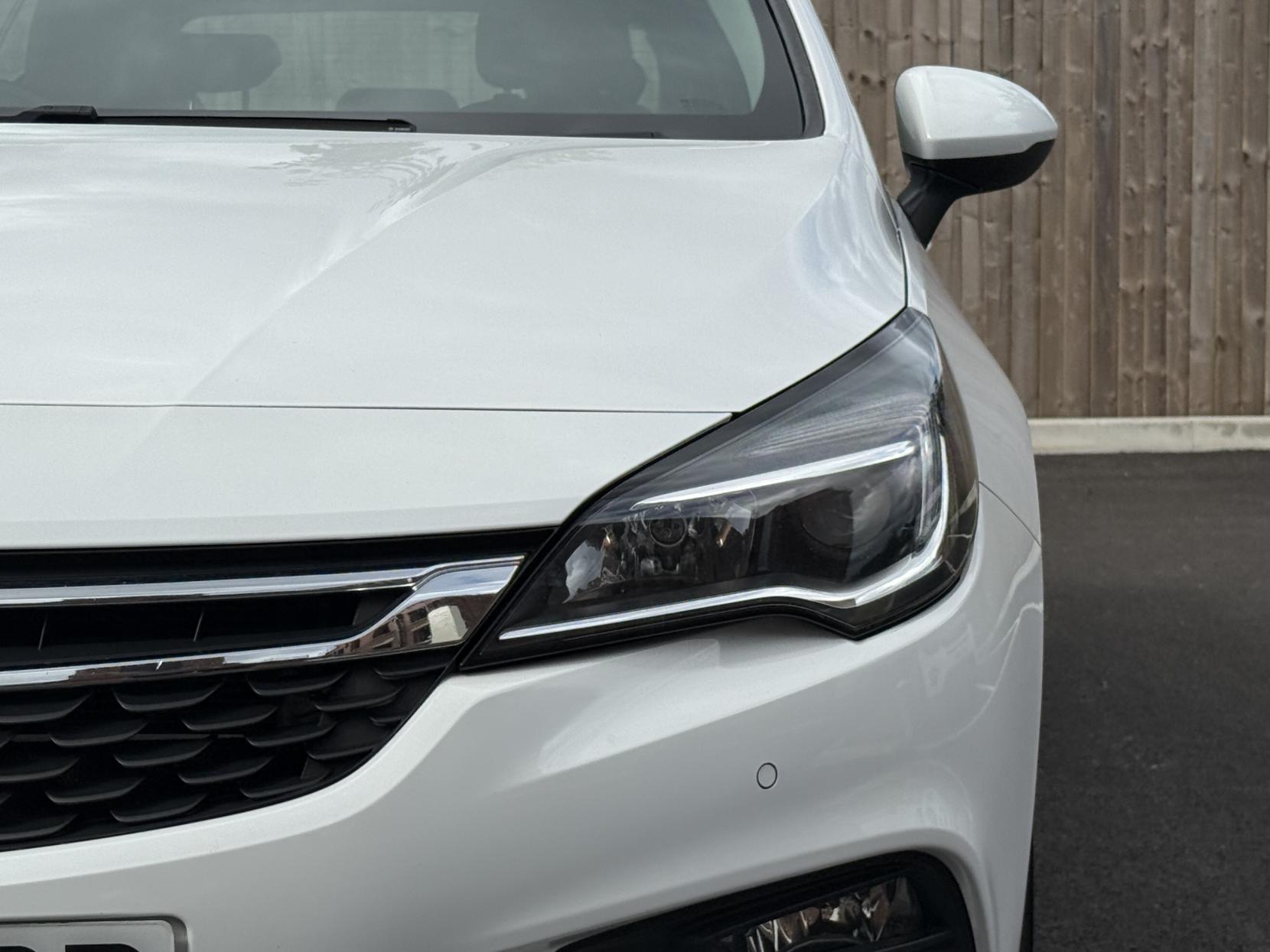 Vauxhall Astra 1.6 CDTi BlueInjection Elite Nav Hatchback 5dr Diesel Auto Euro 6 (136 ps)