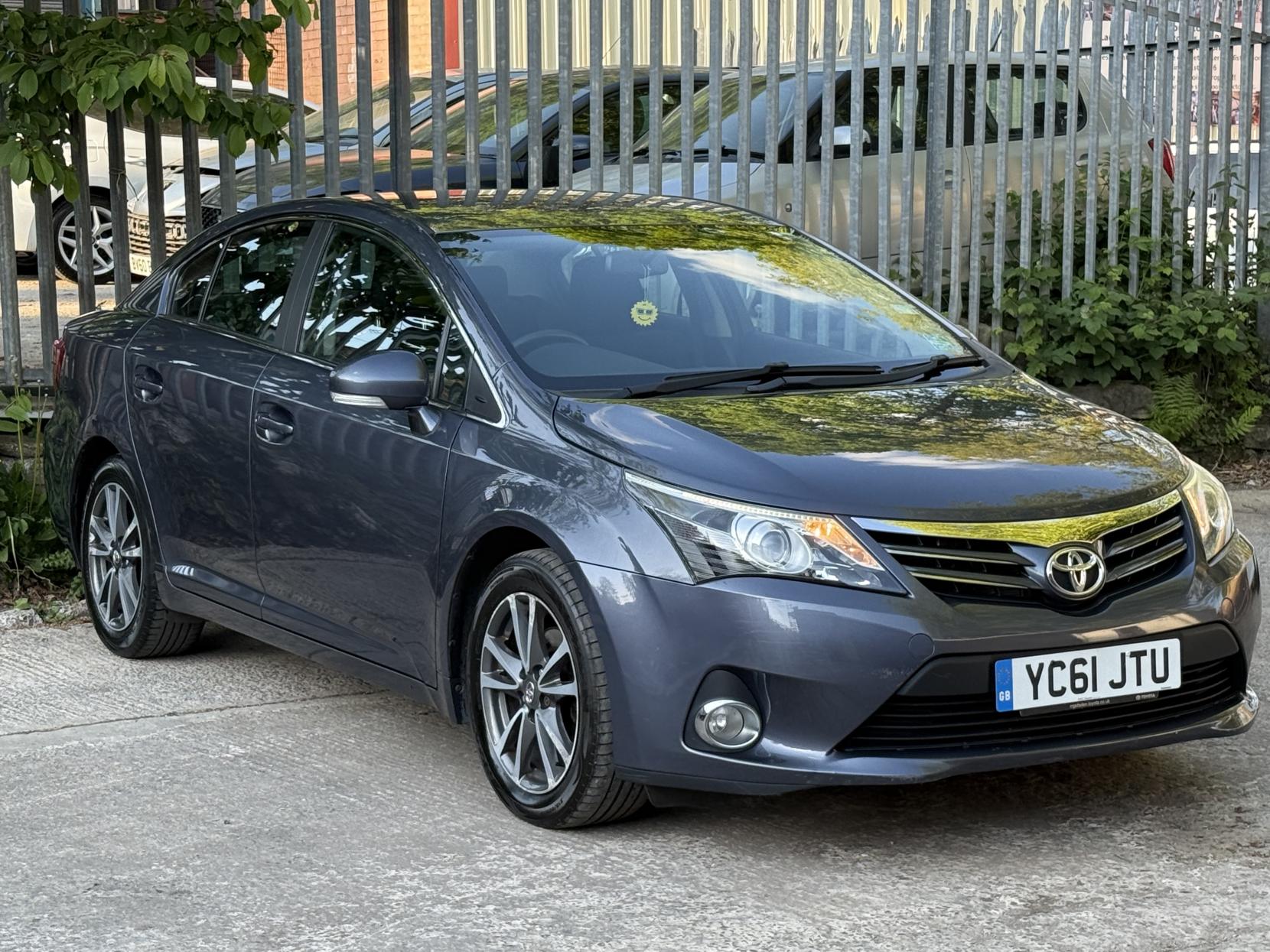 Toyota Avensis 2.0 D-4D TR Saloon 4dr Diesel Manual Euro 5 (126 ps)