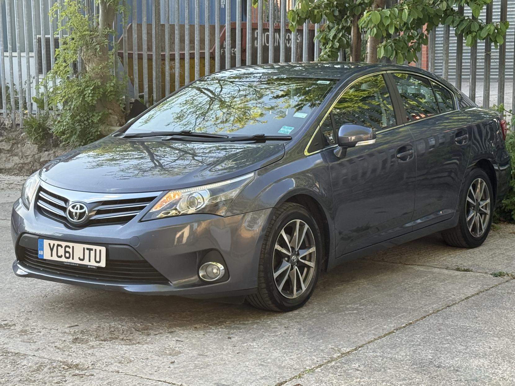 Toyota Avensis 2.0 D-4D TR Saloon 4dr Diesel Manual Euro 5 (126 ps)