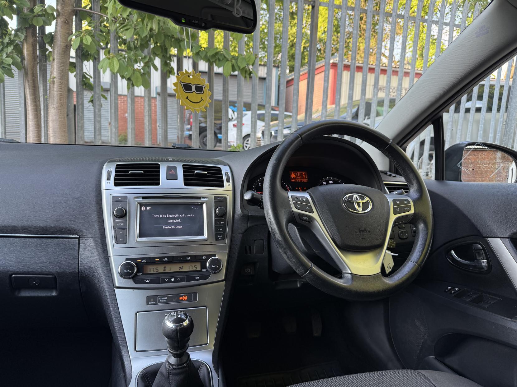 Toyota Avensis 2.0 D-4D TR Saloon 4dr Diesel Manual Euro 5 (126 ps)