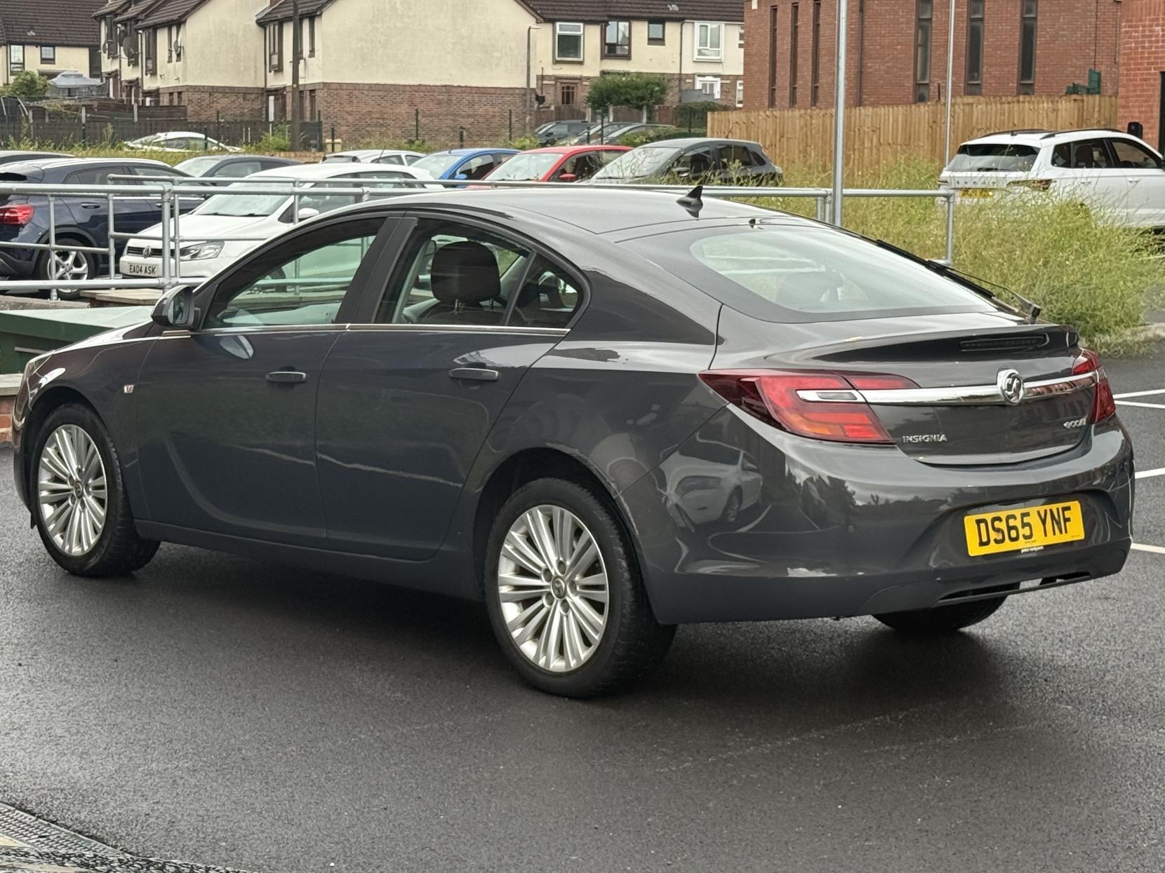 Vauxhall Insignia 1.6 CDTi ecoFLEX Design Nav Hatchback 5dr Diesel Manual Euro 6 (s/s) (136 ps)